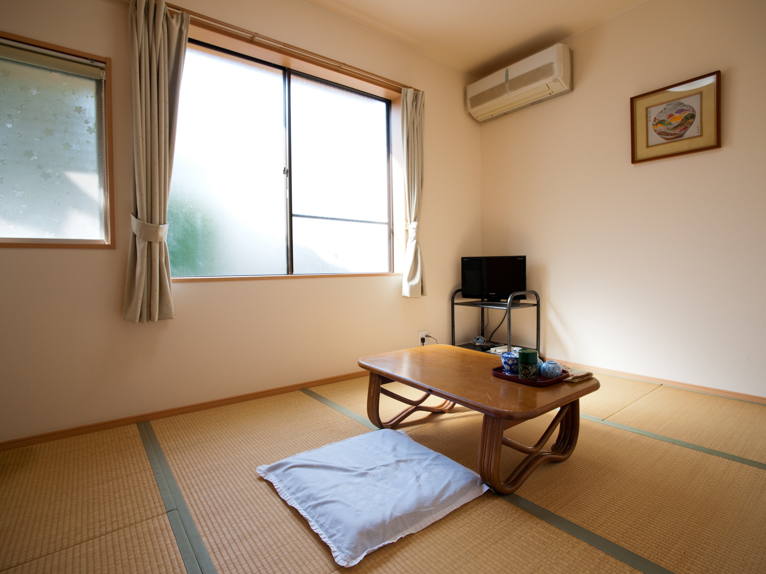 [Non-smoking] Japanese-style room for 1 person (no bath)