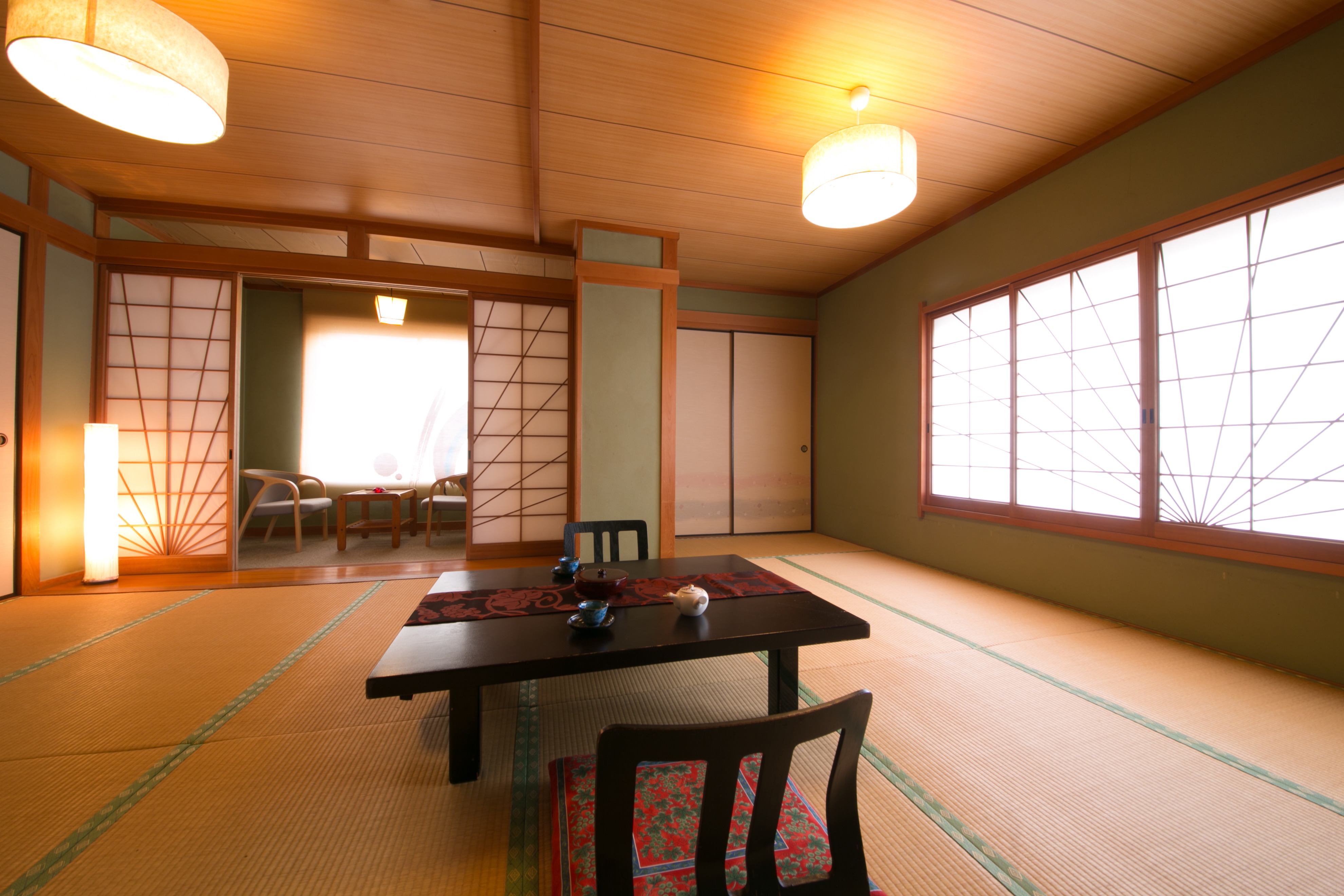 ■ Japanese-style room 10-13 tatami mats ■