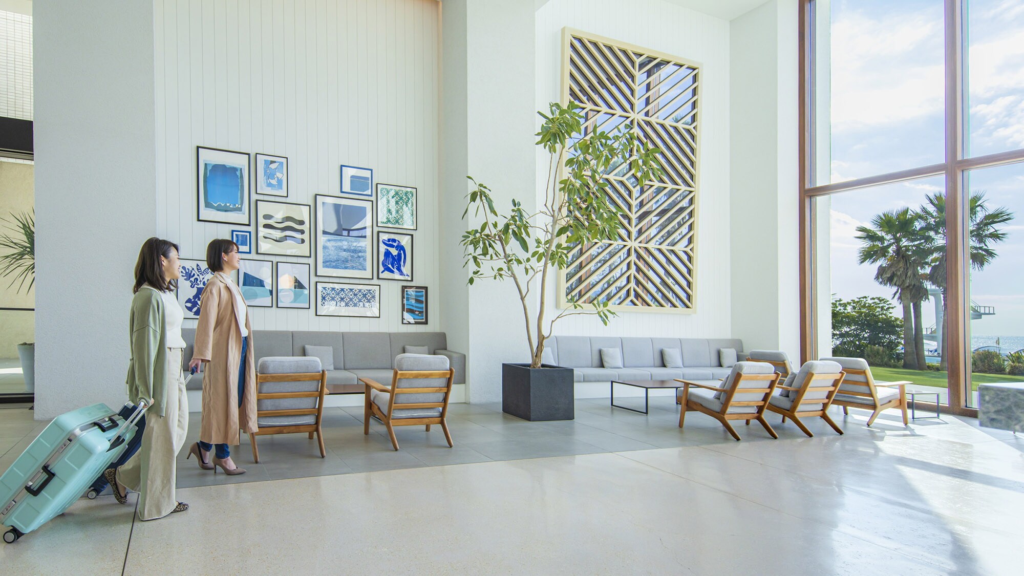 With a location that offers a sense of freedom and a modern, borderless space, you can experience deep relaxation while being surrounded by magnificent views.