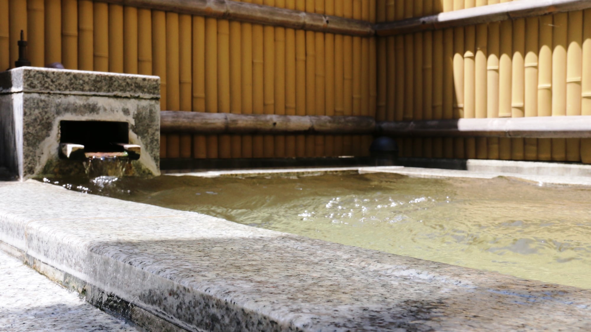 Special order private open-air bath (1,100 yen per person)