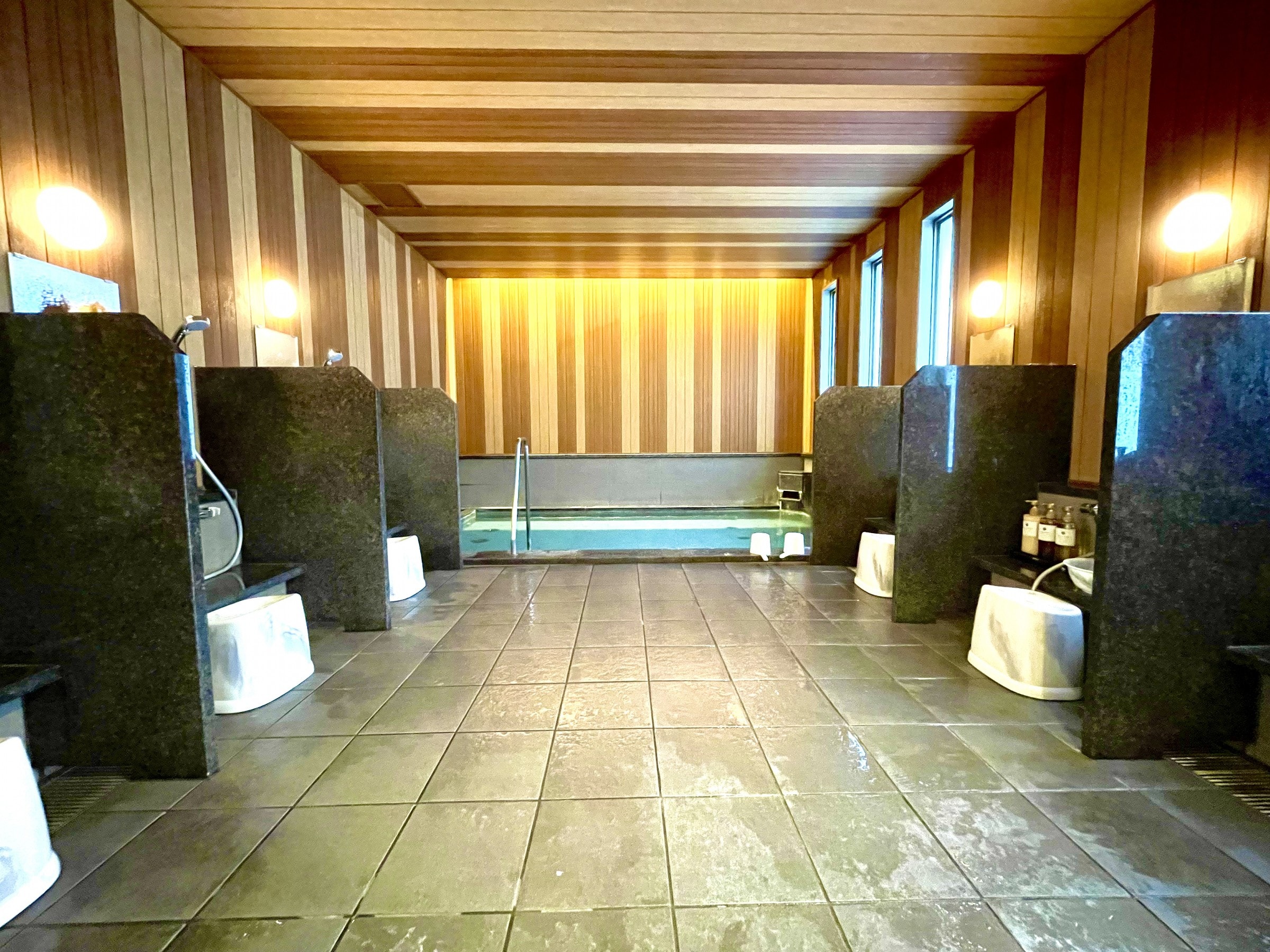 Men's large bath