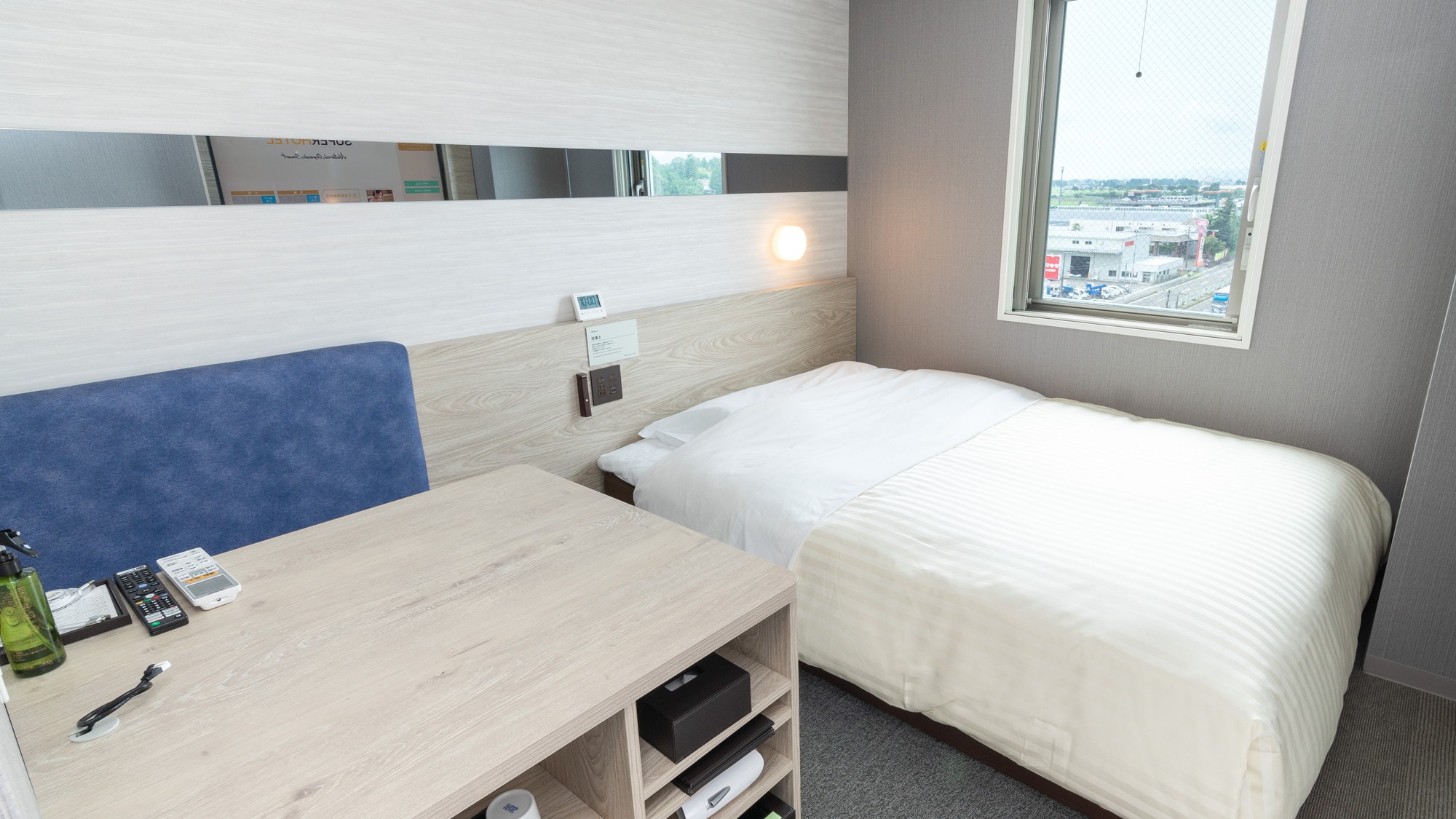 You can relax on the spacious bed.