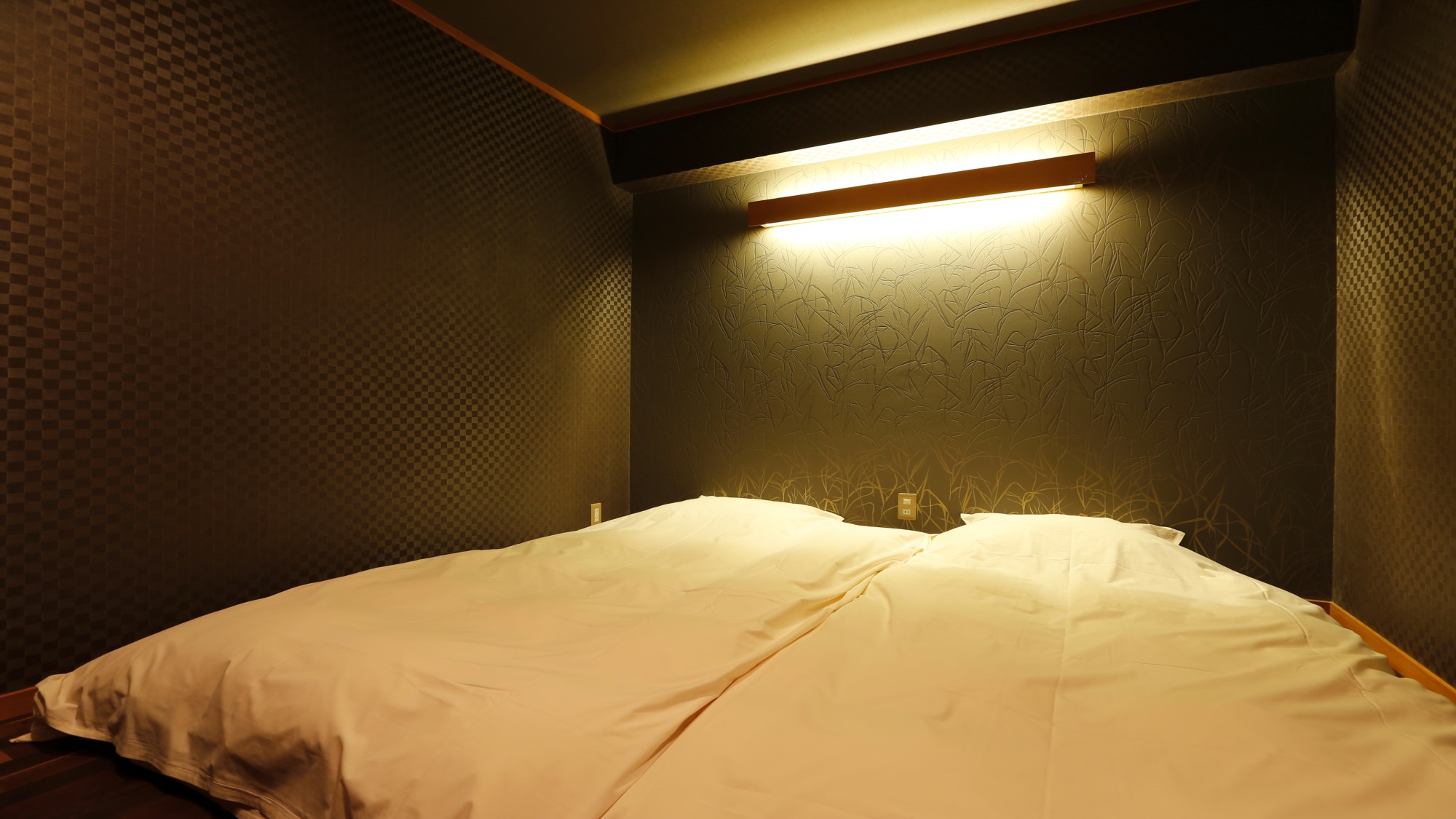 Guest rooms with open-air baths
