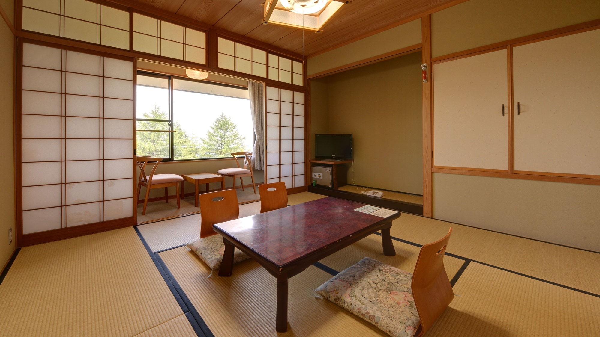*Example of 8 tatami mat room with toilet / 2nd floor room with a view of the Central Alps