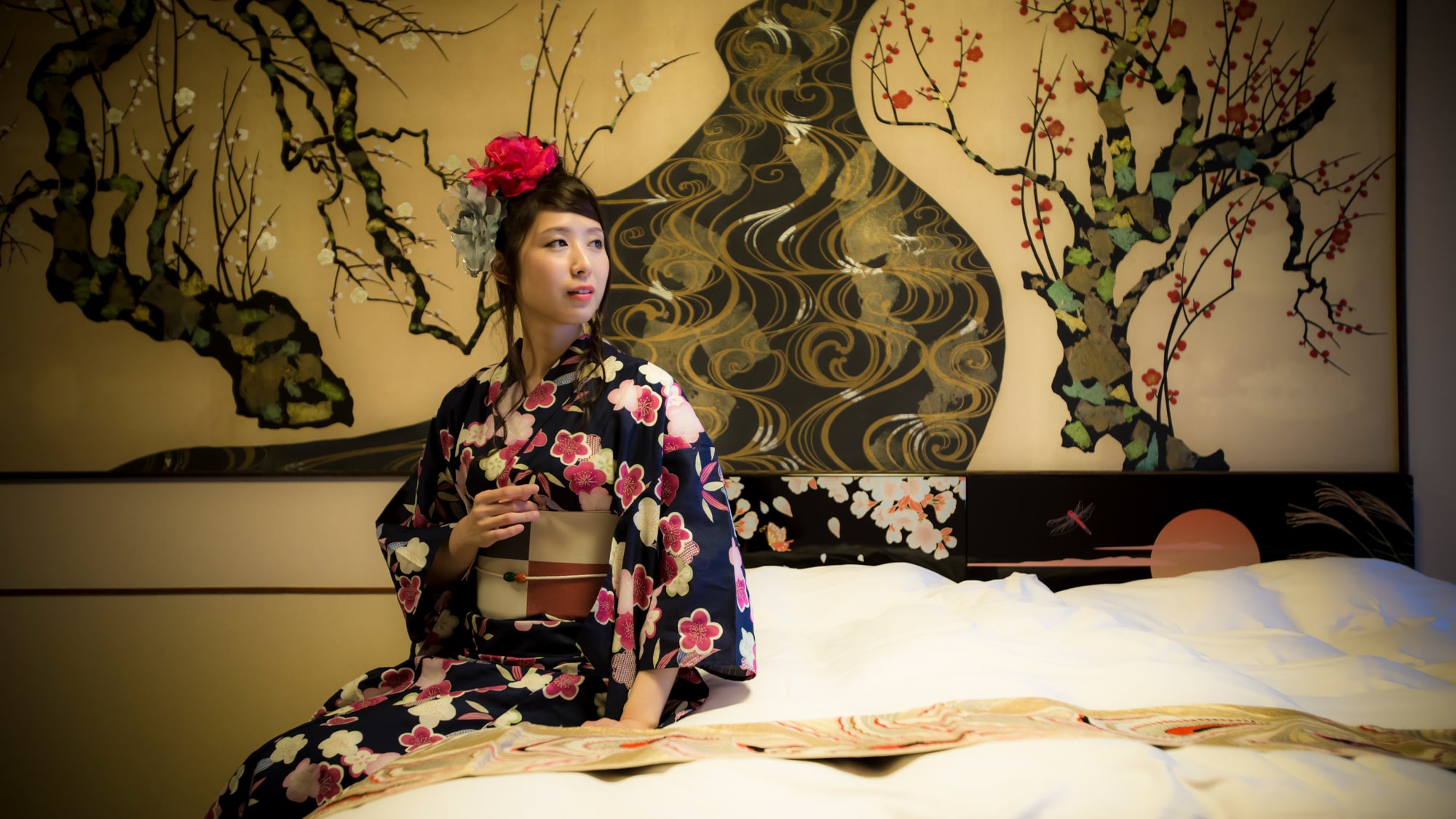 A-type guest room In front of the cherry blossom frame at night.
