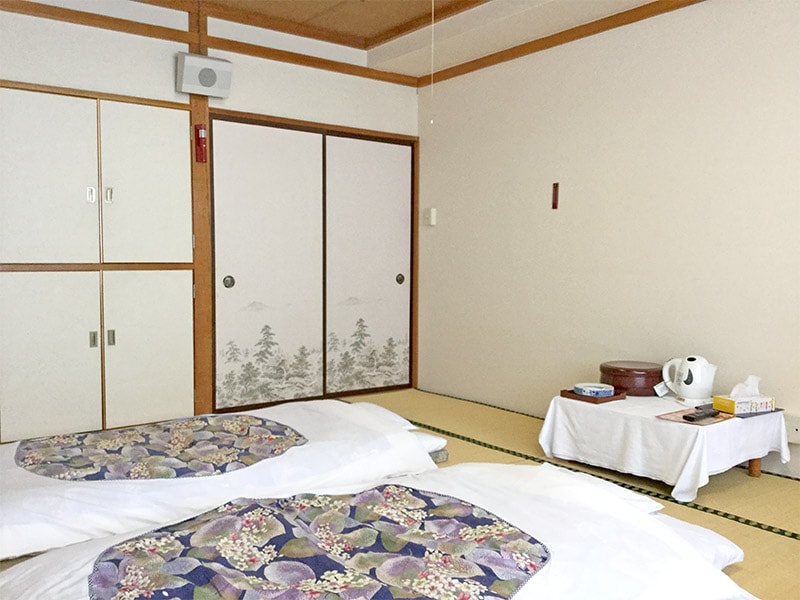 ห้องขนาดกลาง 2 พร้อมฟูกญี่ปุ่น