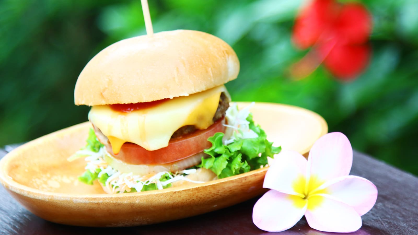 Sarapan: Hamburger buatan sendiri*