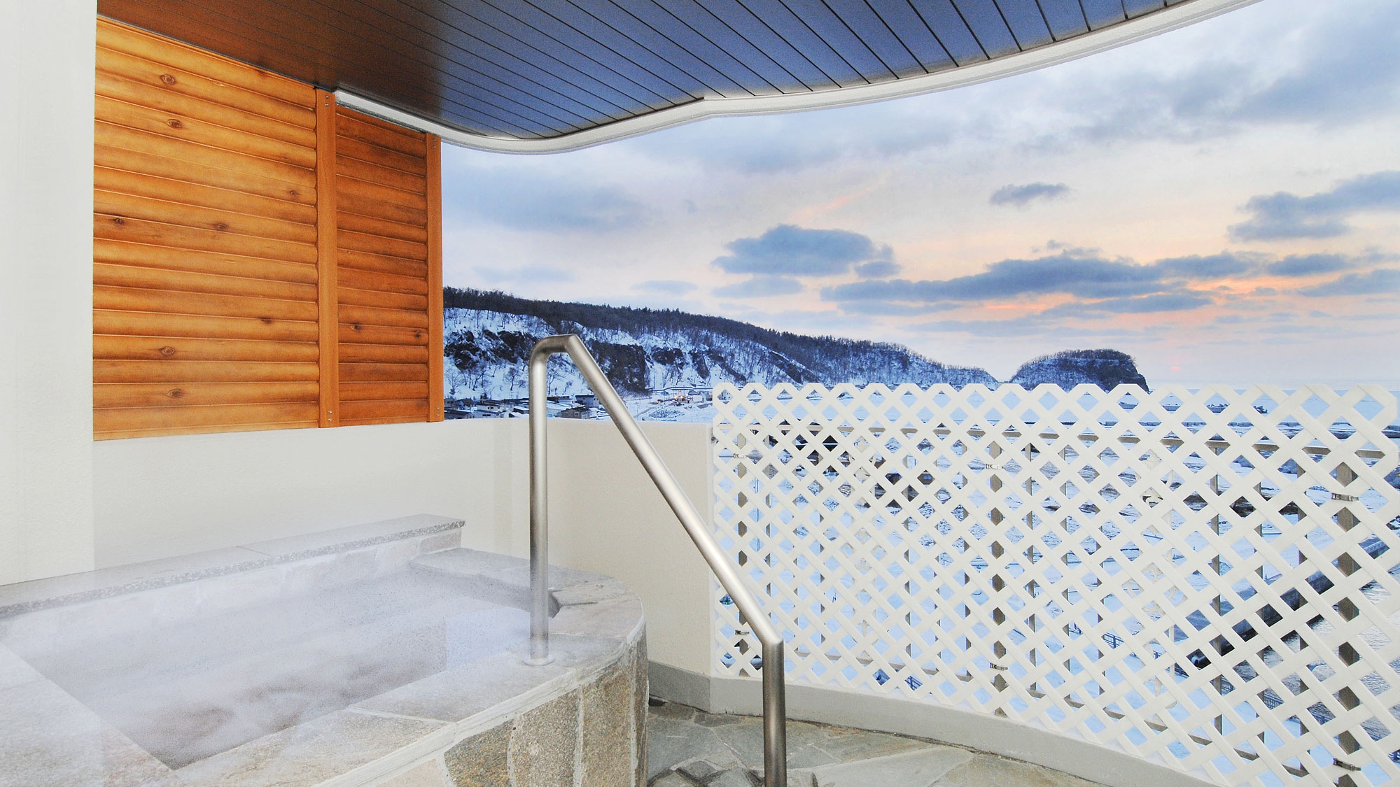 Guest room open-air bath (winter)