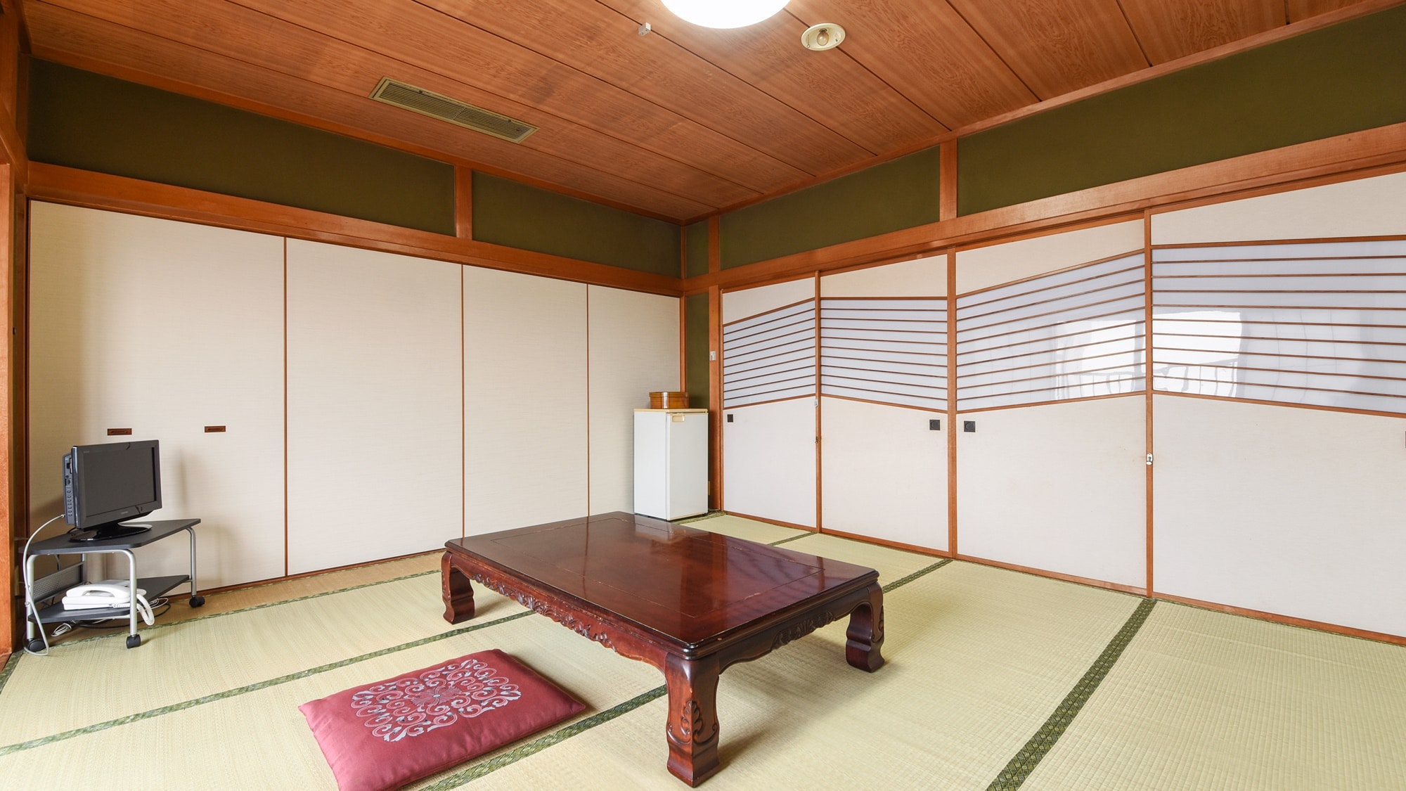 *[Room] Example of a Japanese-style room with 8 tatami mats