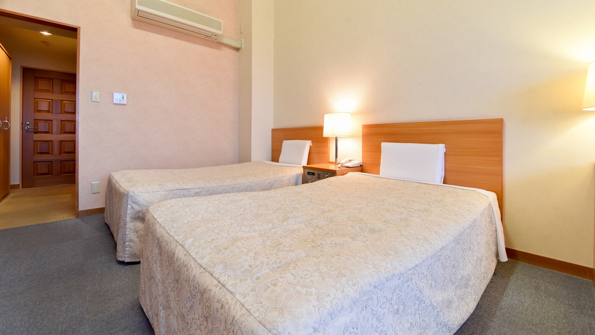 * Example of room / Leave the room to us