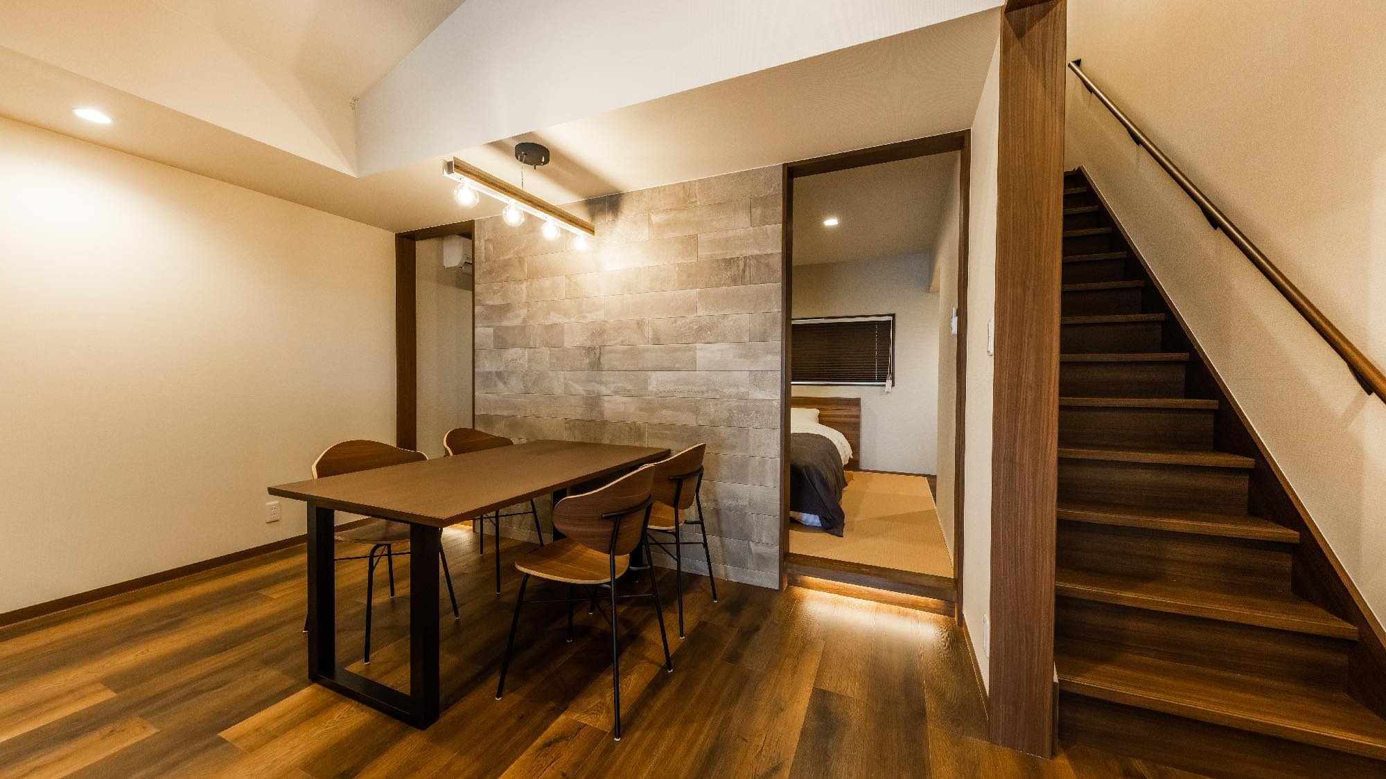 [MAUVE] Separate rental villa