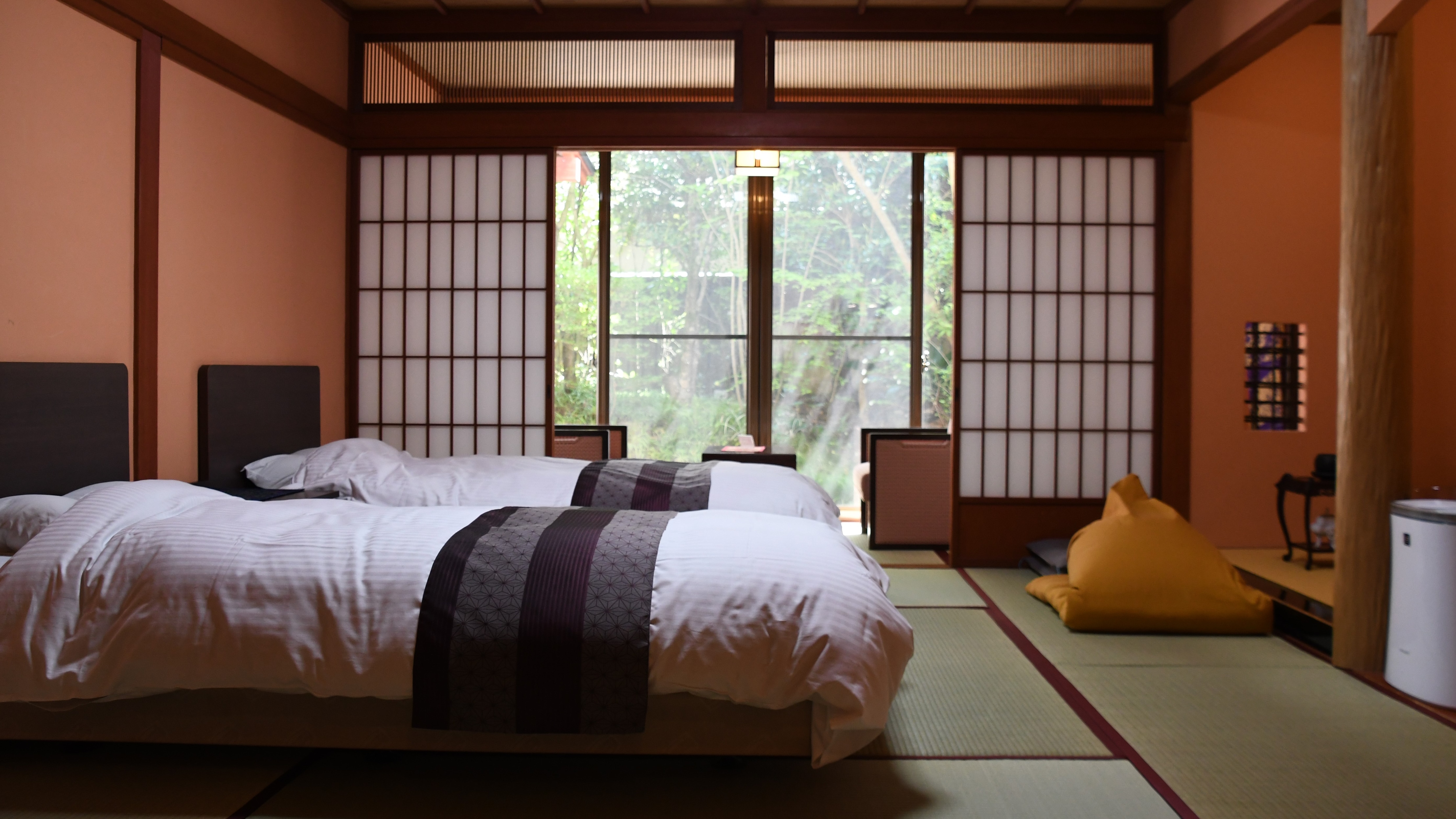 Kamar bebas hambatan dengan 2 tempat tidur Simmons. * Saat menggunakan untuk 3 orang, 1 orang dapat diakomodasi dengan futon [Yamacha-tei / Aoi]