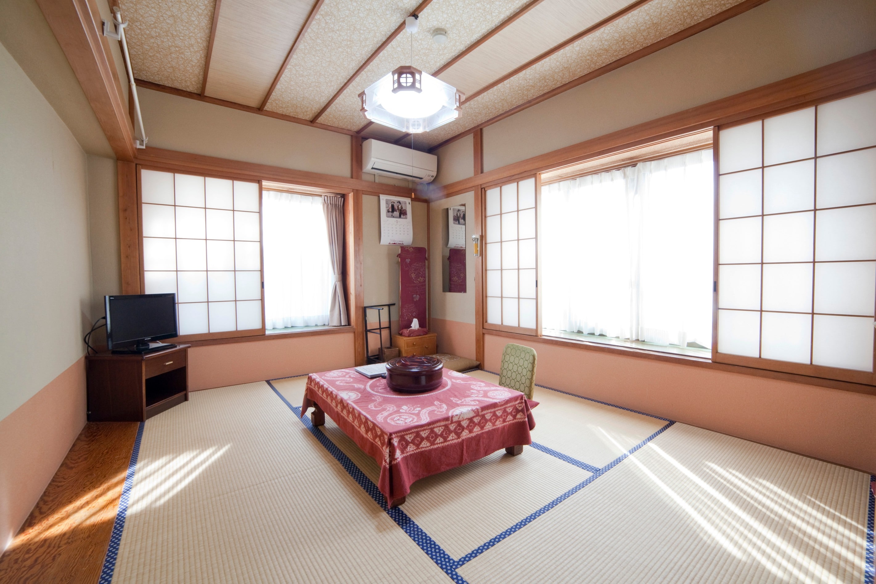 Japanese-style room 6 tatami mats