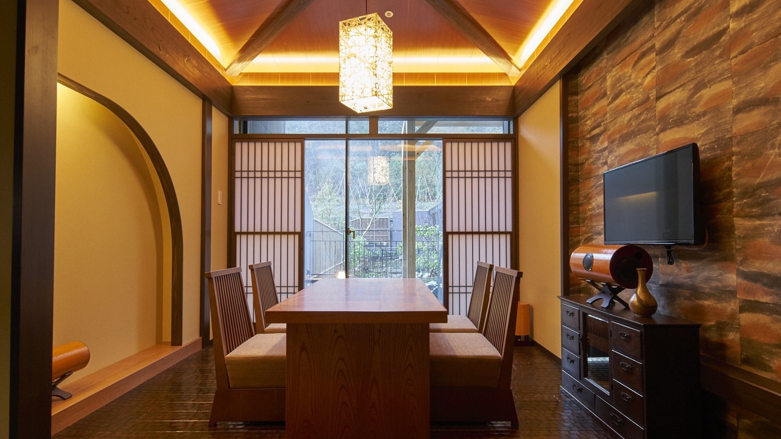 带露天浴池的特别房间“箱根友山”大涌谷的房间是古老民居的形象