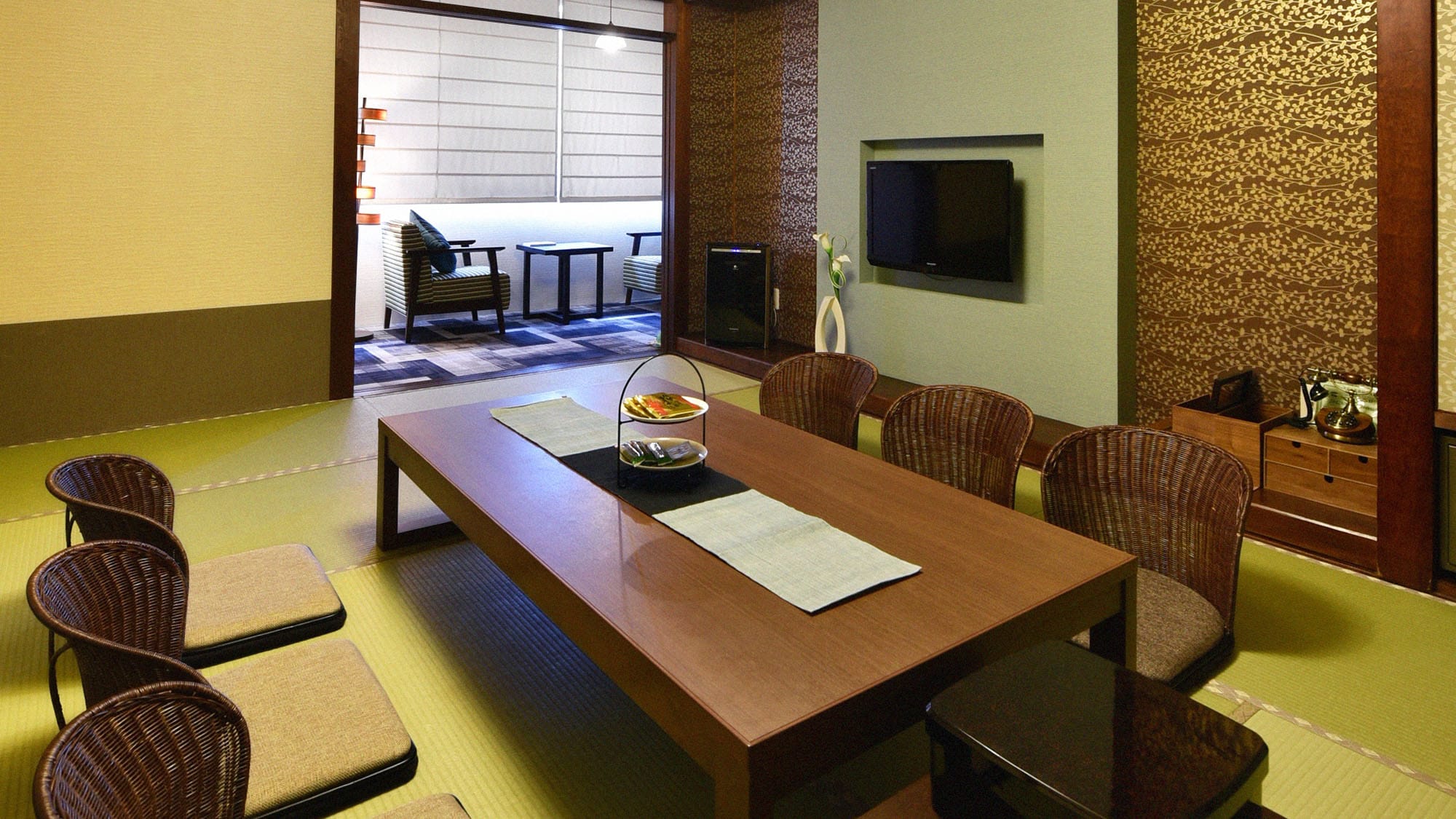 ・ [Example of general guest room] Japanese-style room with 8 to 12 tatami mats. The size and view cannot be specified
