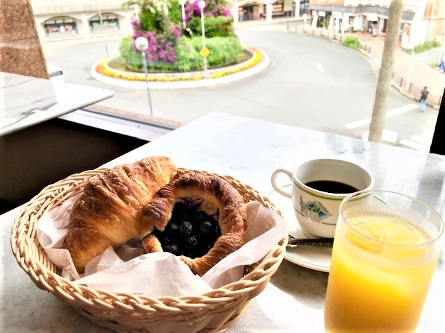 Morning Danish service