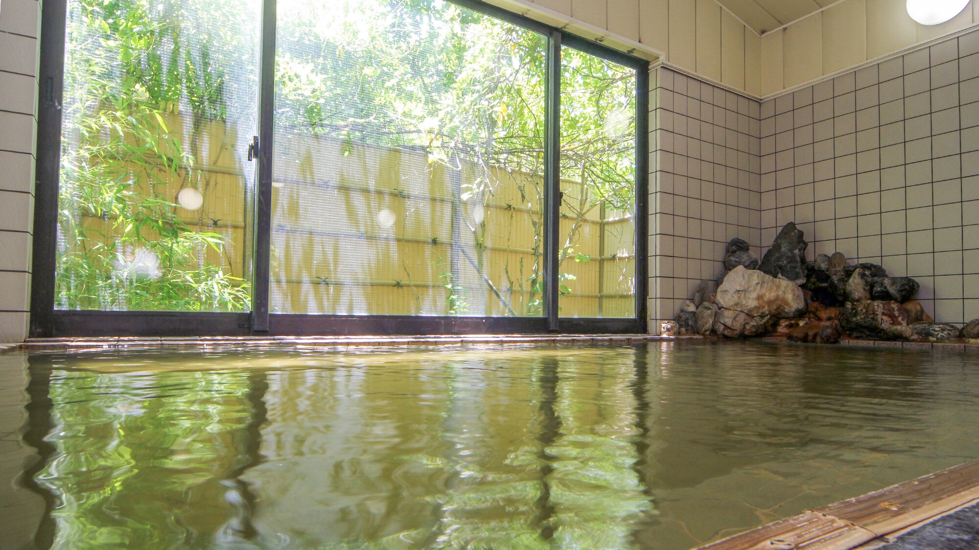 [Hot springs] Benefits: gastrointestinal disorders, rheumatism, neuralgia, poor circulation, fatigue recovery