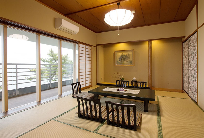 Sea side Japanese and Western room