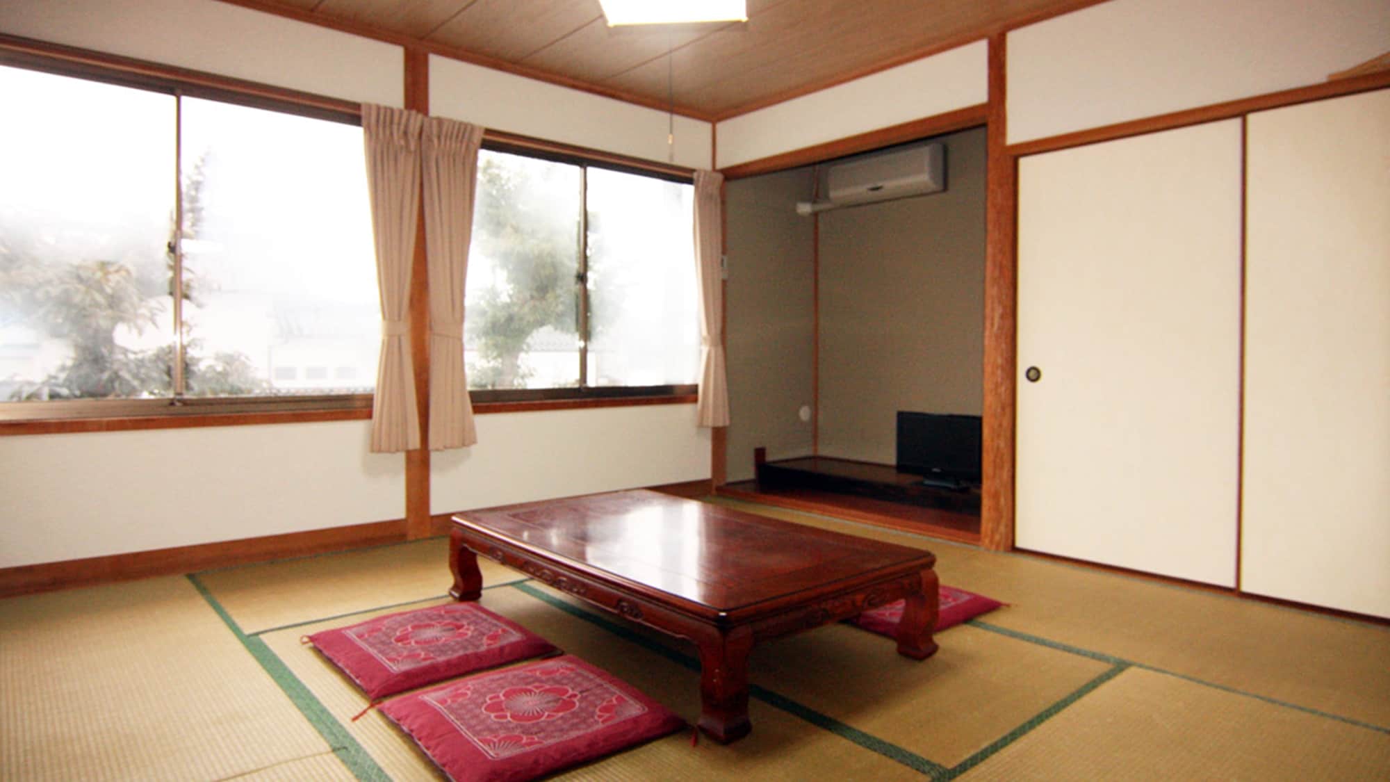 * [Example of room] We will prepare rooms of 6 to 10 tatami mats according to the number of people reserved.