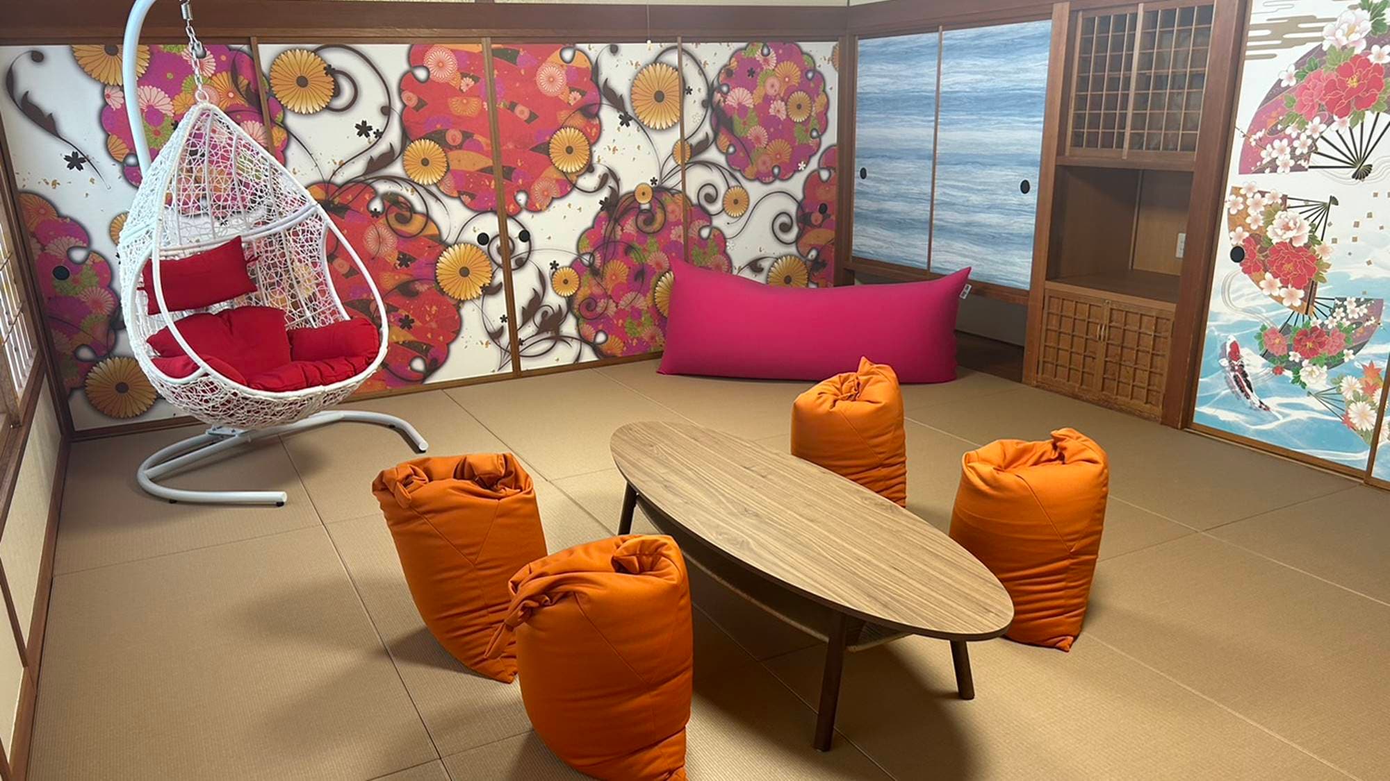 *Concept: Japanese-style room (17 tatami mats, Ryukyu tatami mats) with a bathroom with natural hot spring water