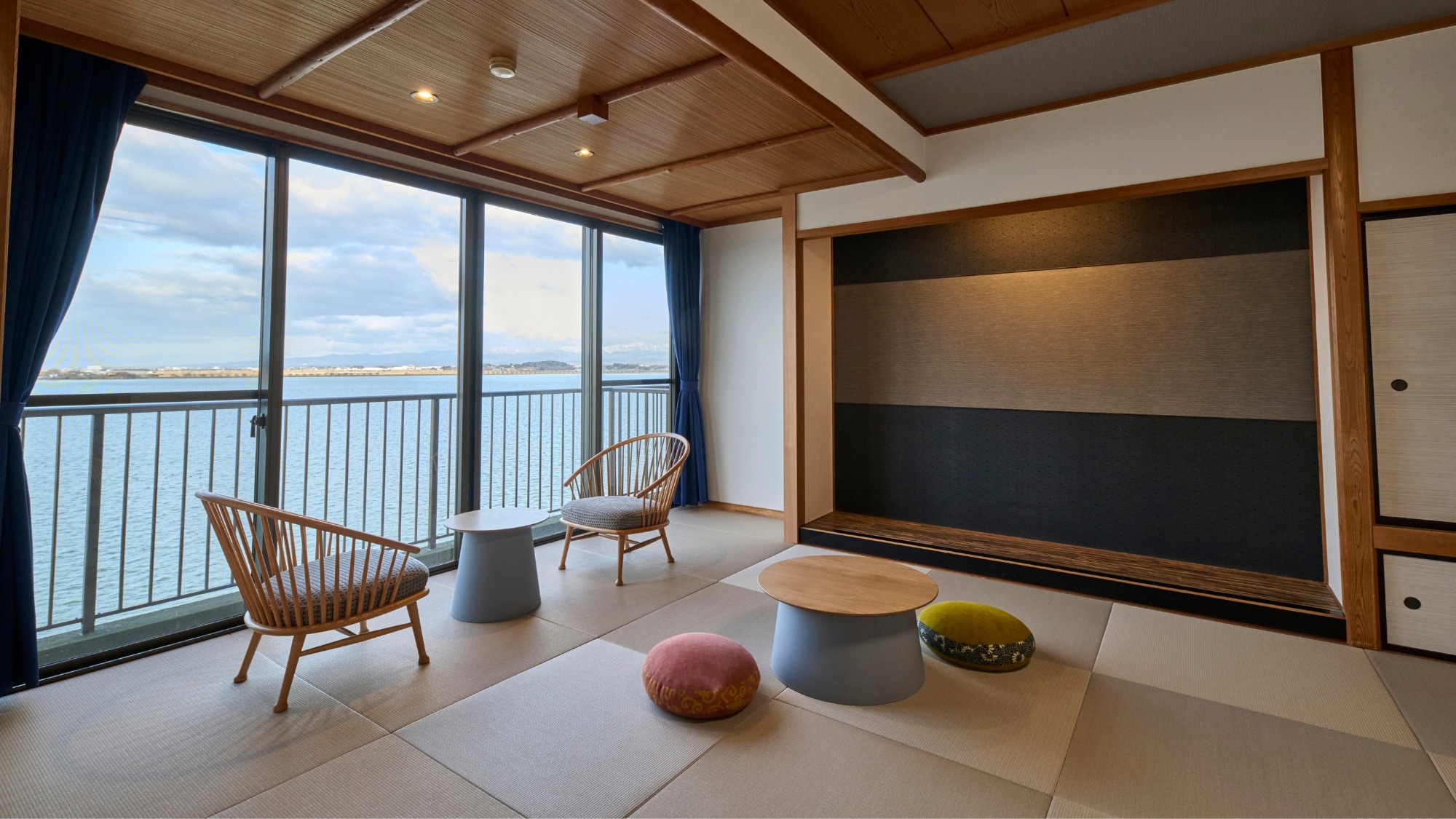 <Comfort Corner Room, Koto Ukimido side>