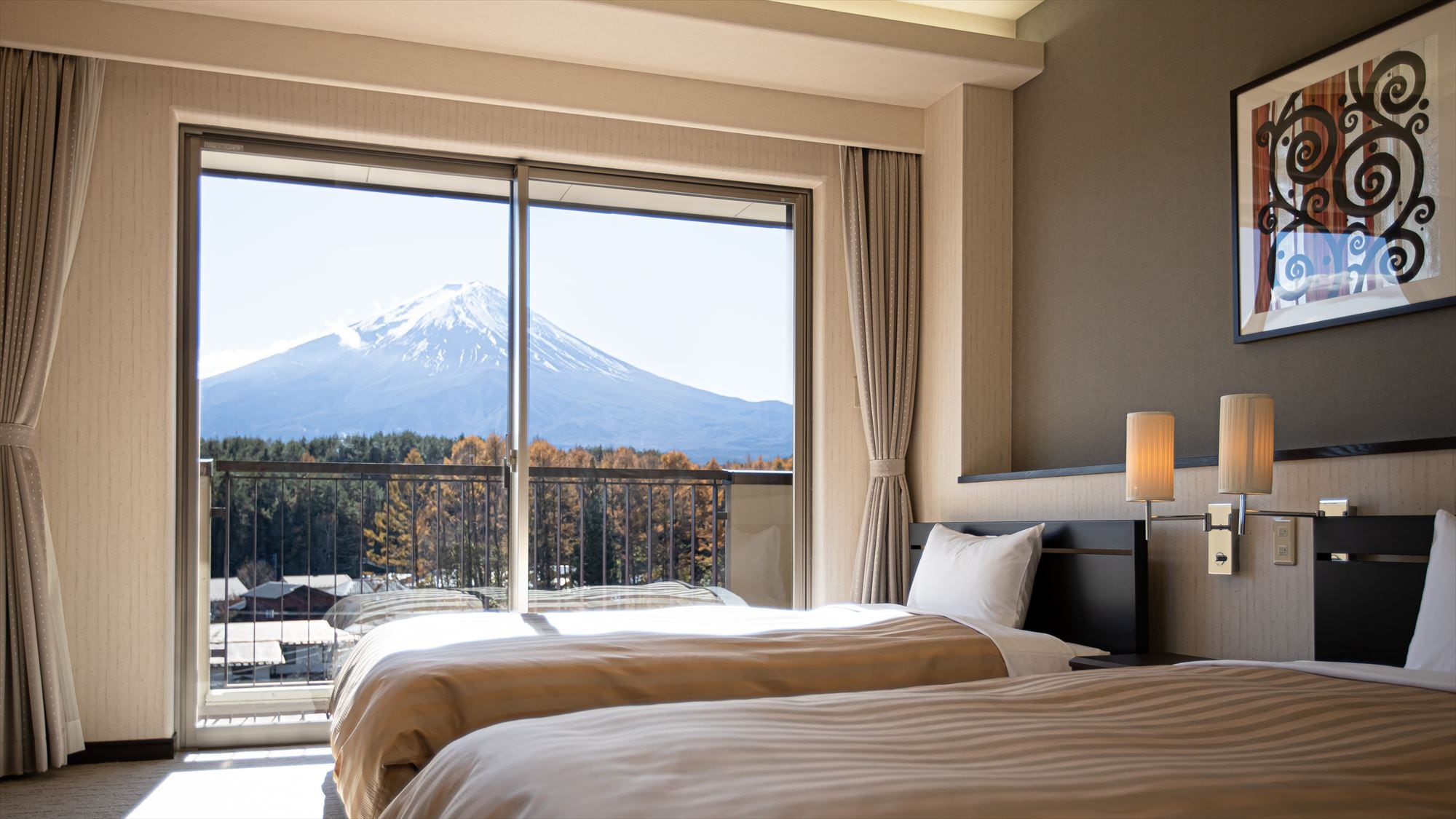 Mt. Fuji seen from the special room (image)