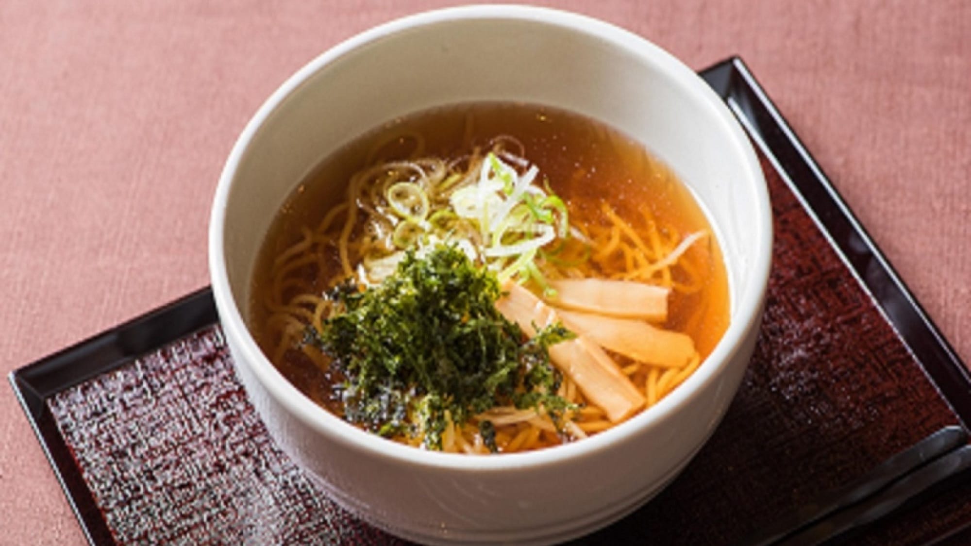 Yonaki soba (free of charge) Open from 21:30 to 23:00
