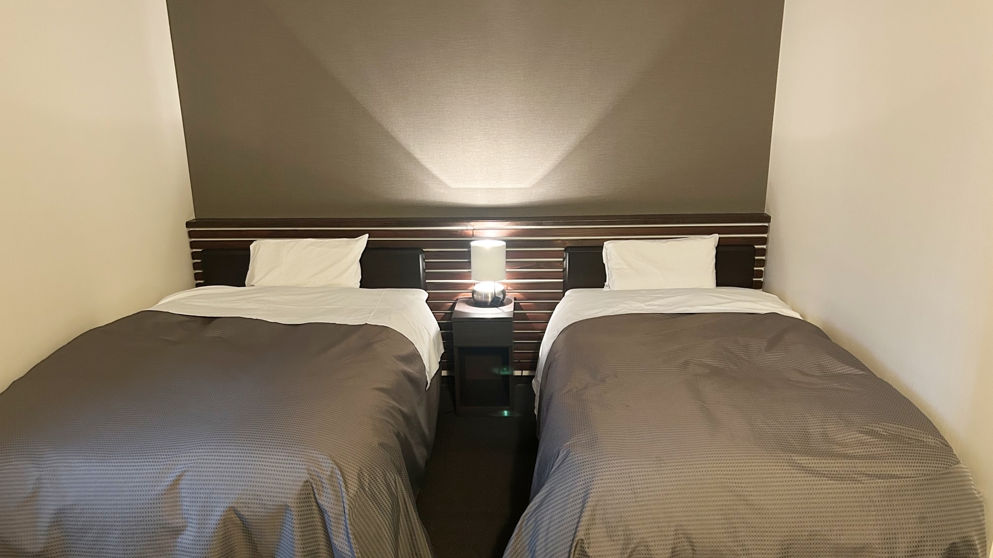 *Example of a Western-style twin room