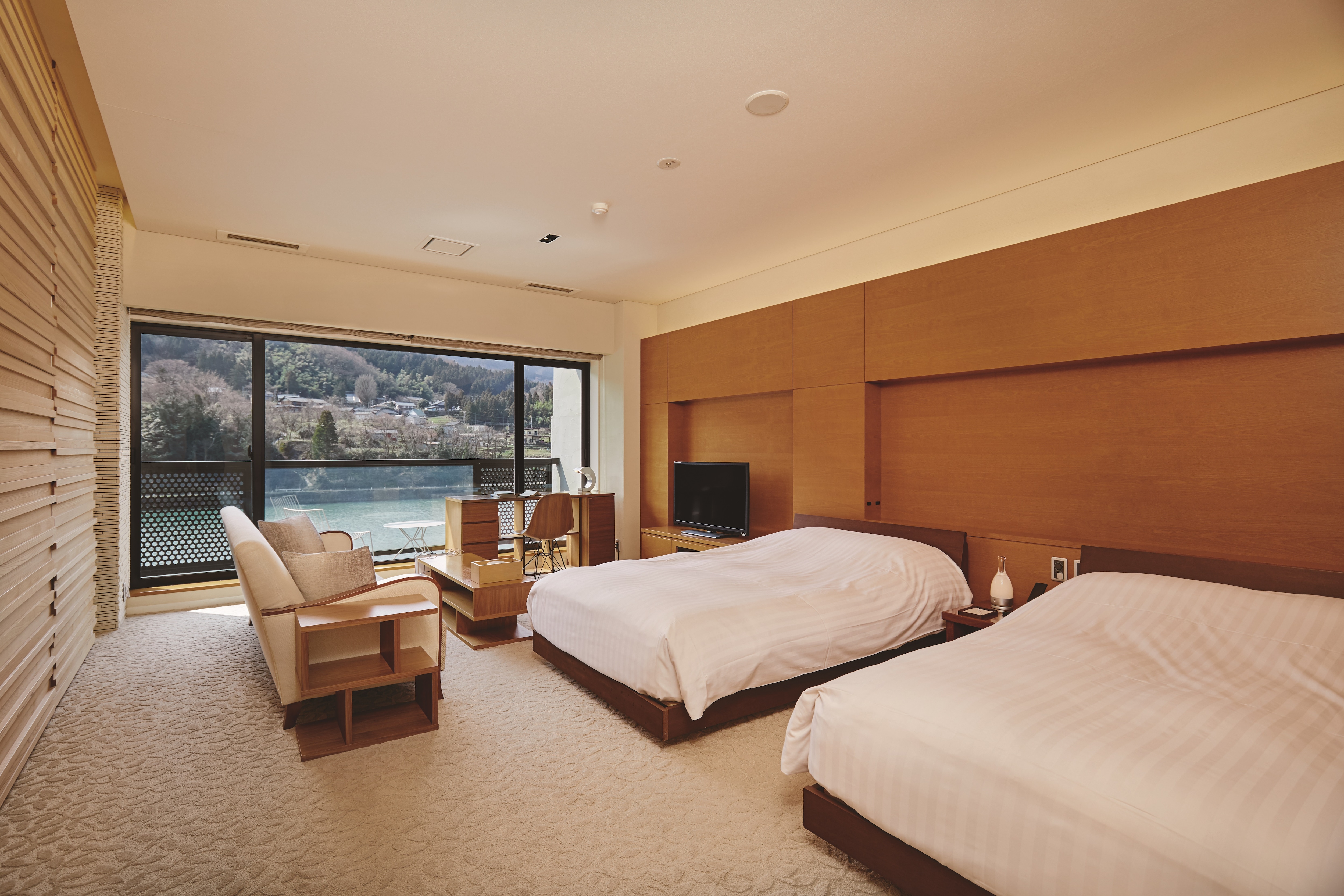 Main Building Deluxe Room 302 (Kaze)