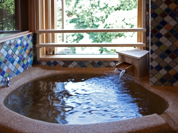 Japanese-Western style room with semi-open-air bath-peony-