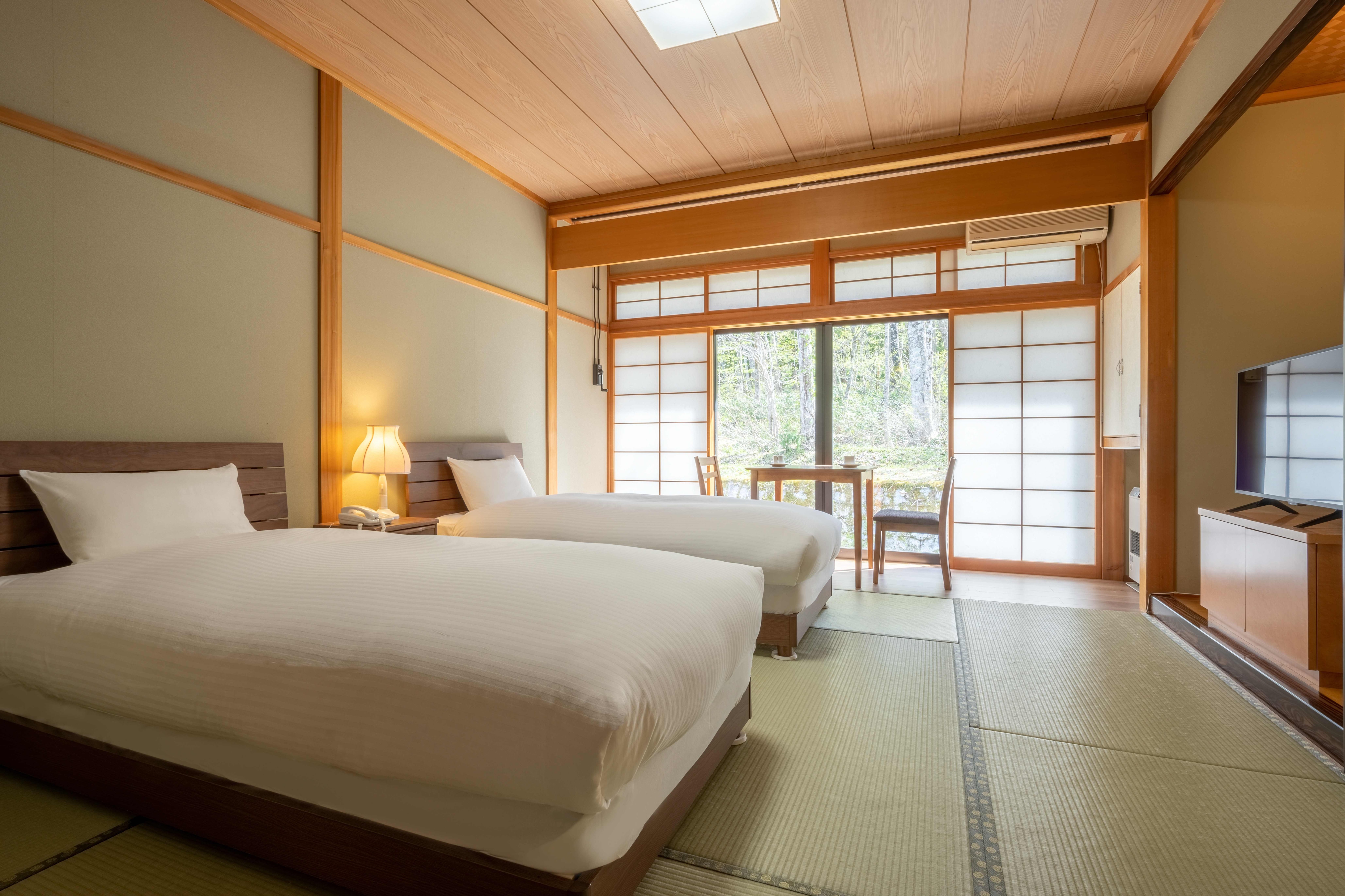[Kamar Tamu] {Jepang modern (bebas rokok)}