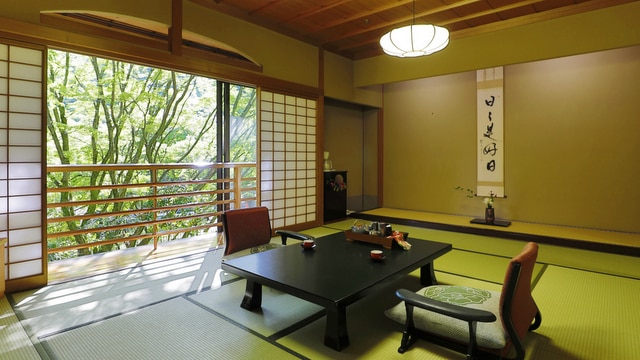[Main building] Japanese-style room 2 rooms 70㎡ (12 + 7 tatami mats)