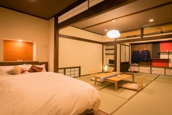 Japanese-Western style room with semi-open-air bath-Pink-