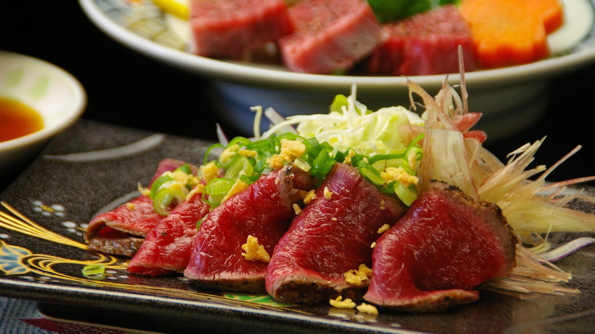 * Supper (example) Japanese beef tataki that can only be made because it is fresh. The umami that spreads softly the moment you put it in your mouth and the slight sweetness