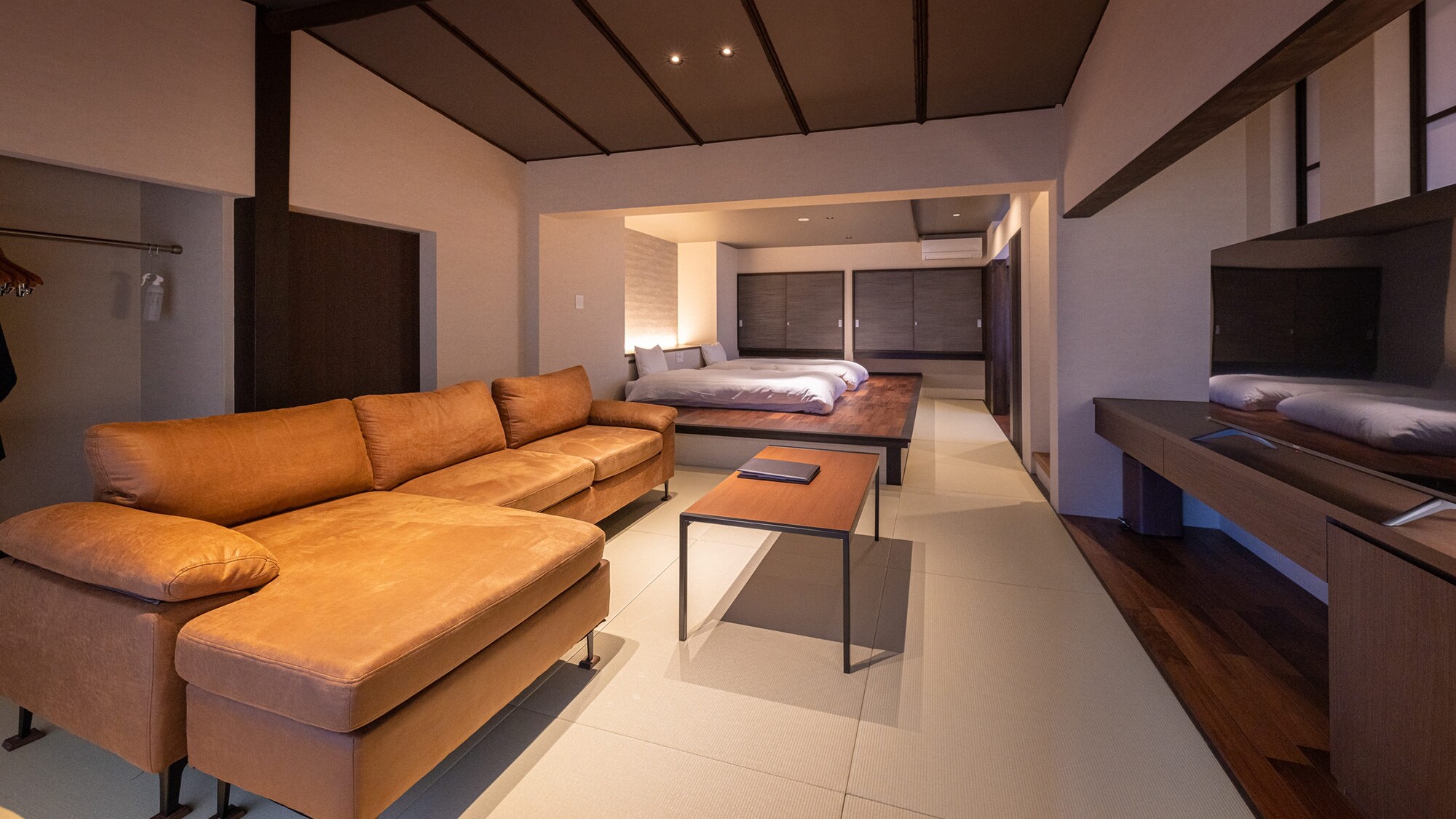 [With lounge] Special room with indoor bath [Soho]