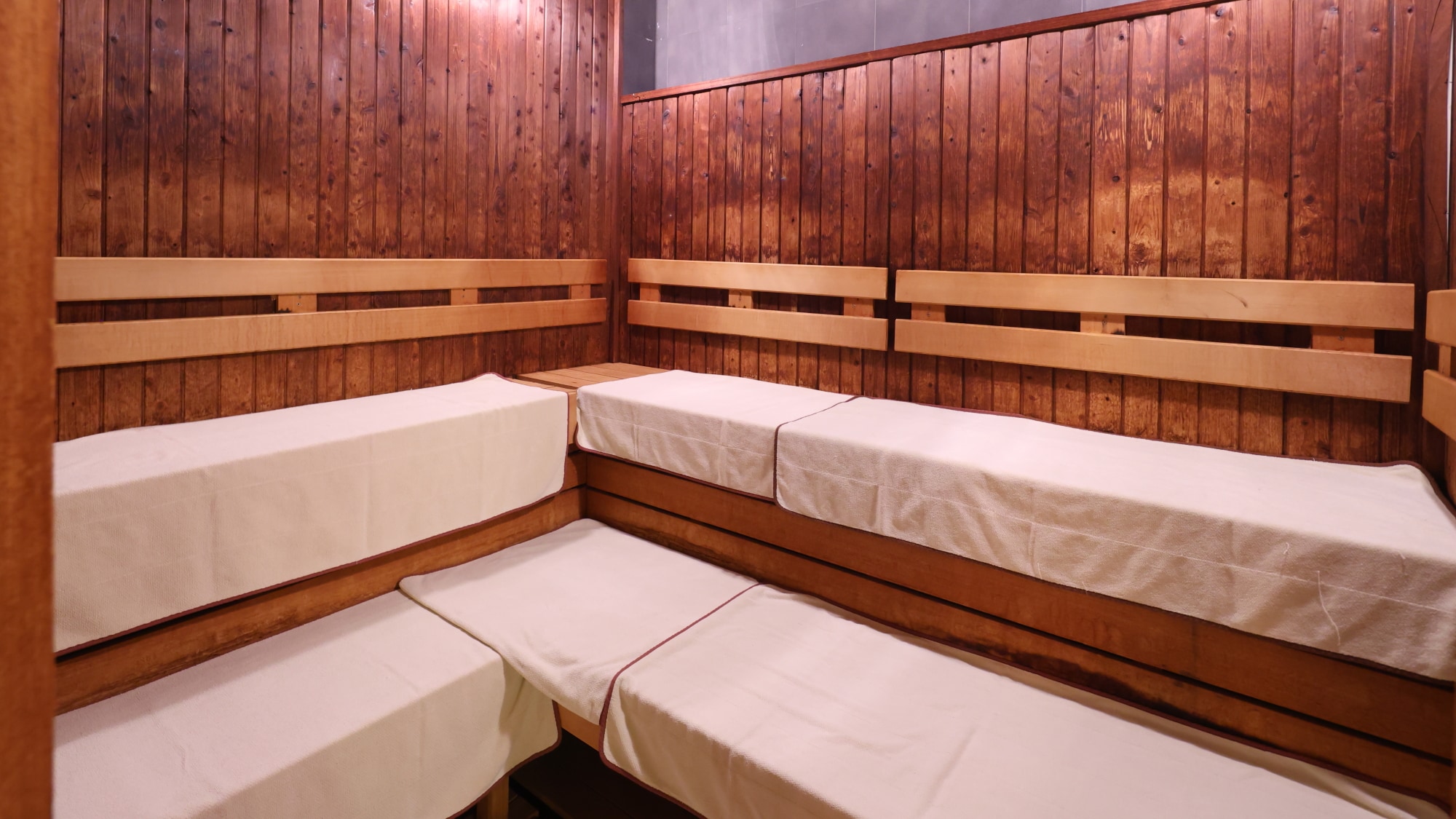 ■【Men】High-temperature sauna (Temperature: approx. 95℃) (Capacity: 5 people/Not available between 1:00am and 5:00am)