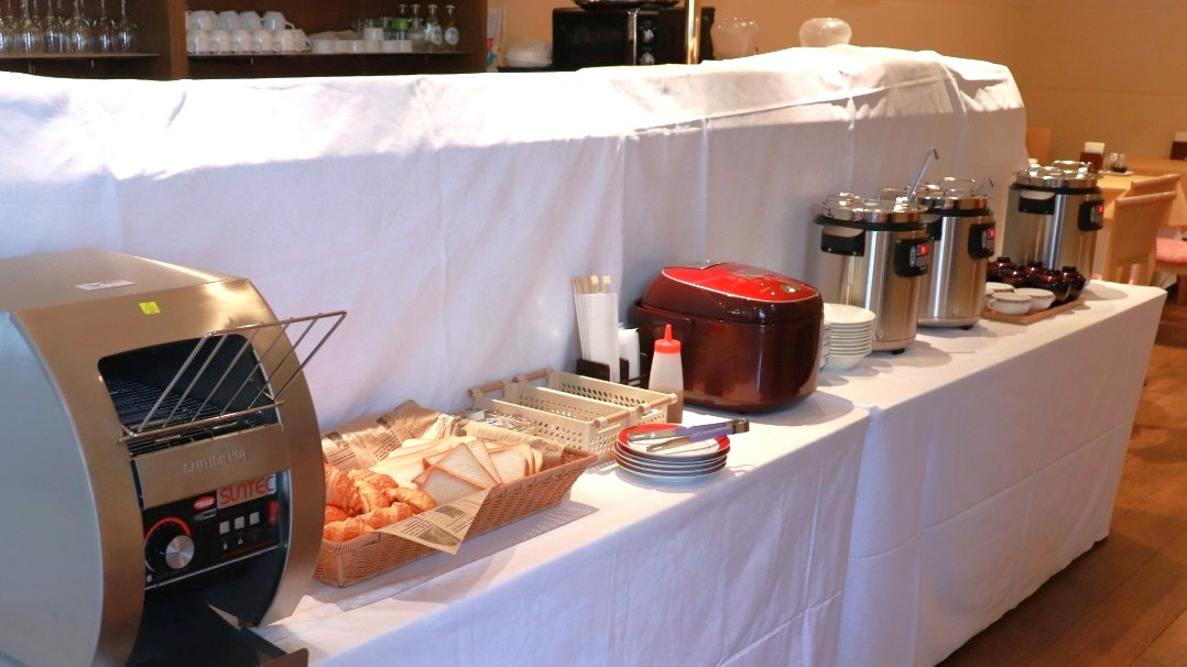 [Half-buffet breakfast]