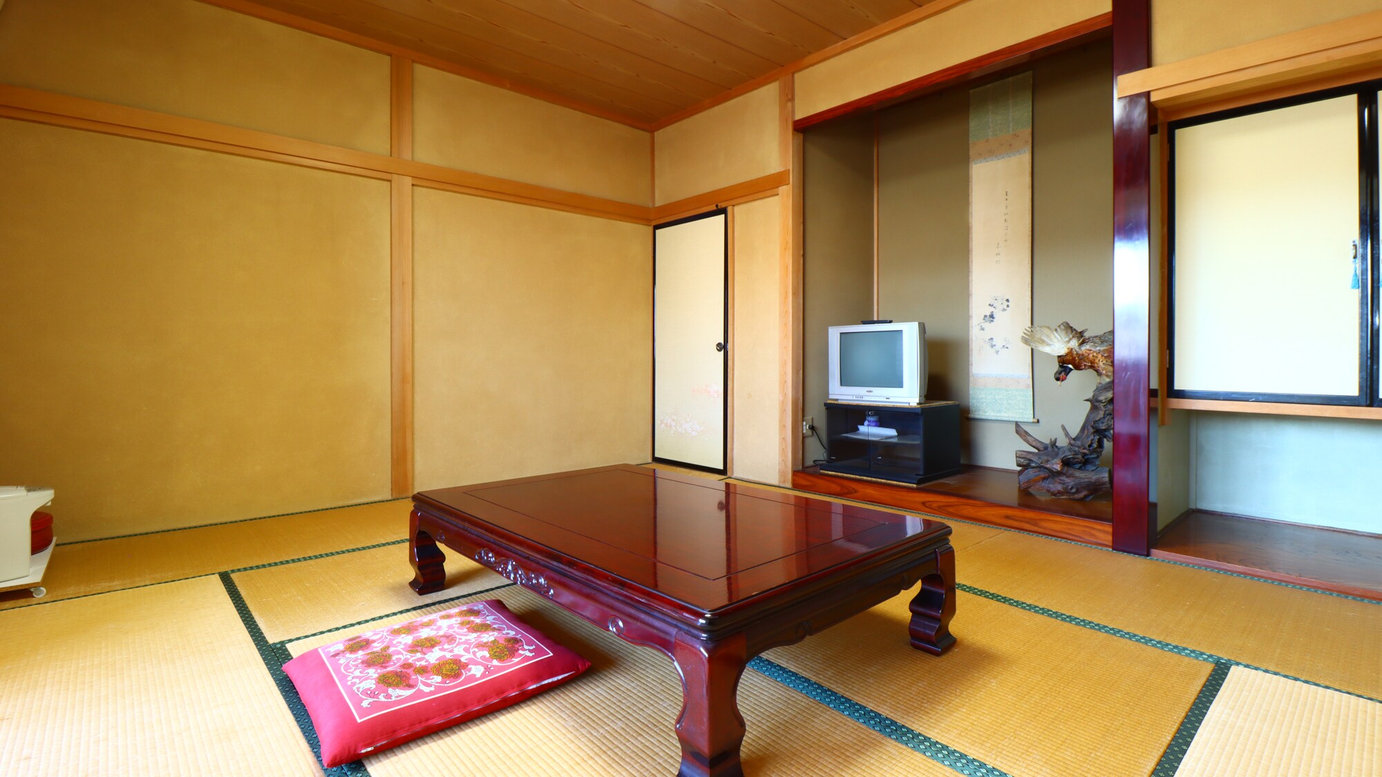 #Japanese-style room_You can see the ocean from the room! On a clear day, you might even see the sunrise♪