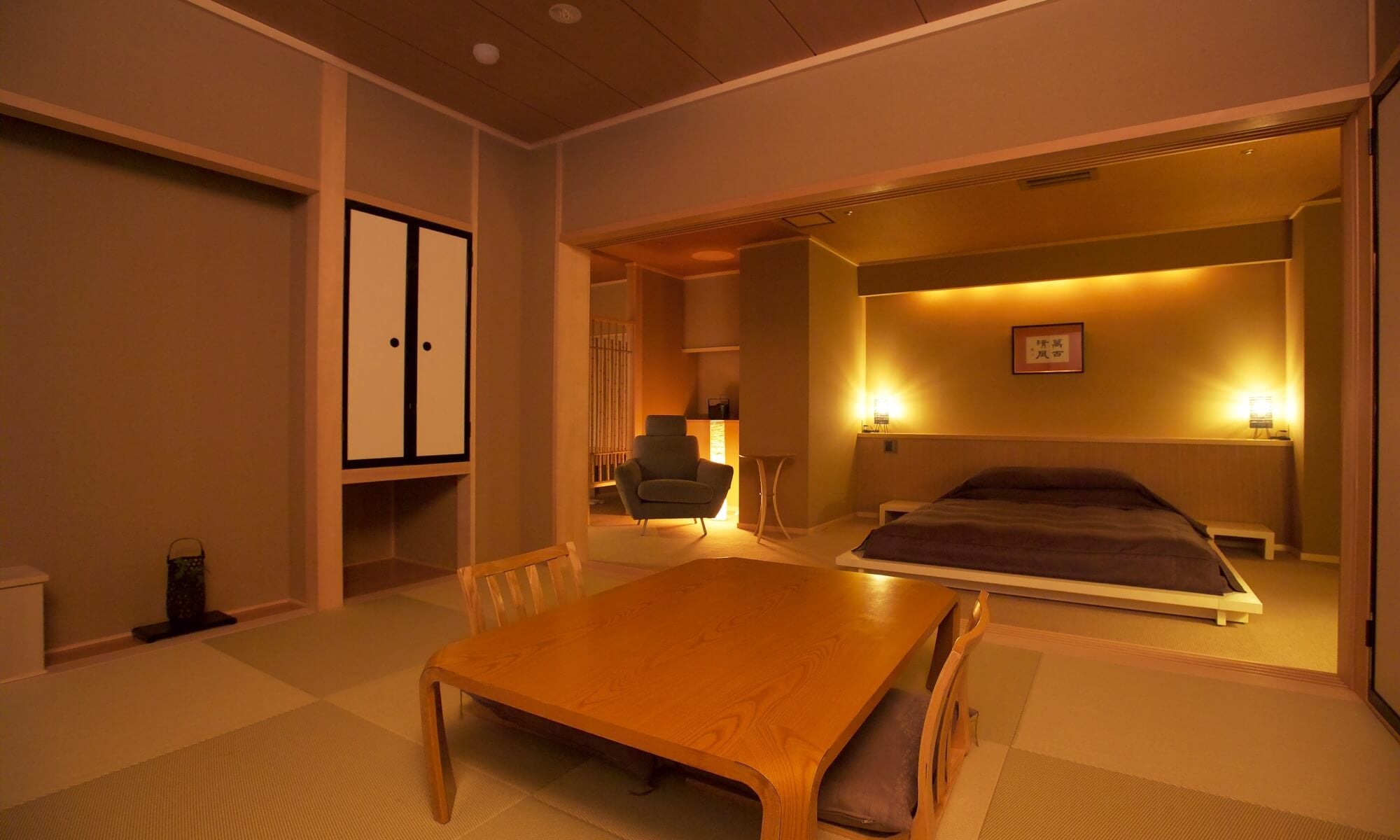 [Japanese-Western double room with panoramic bath (60 square meters)]