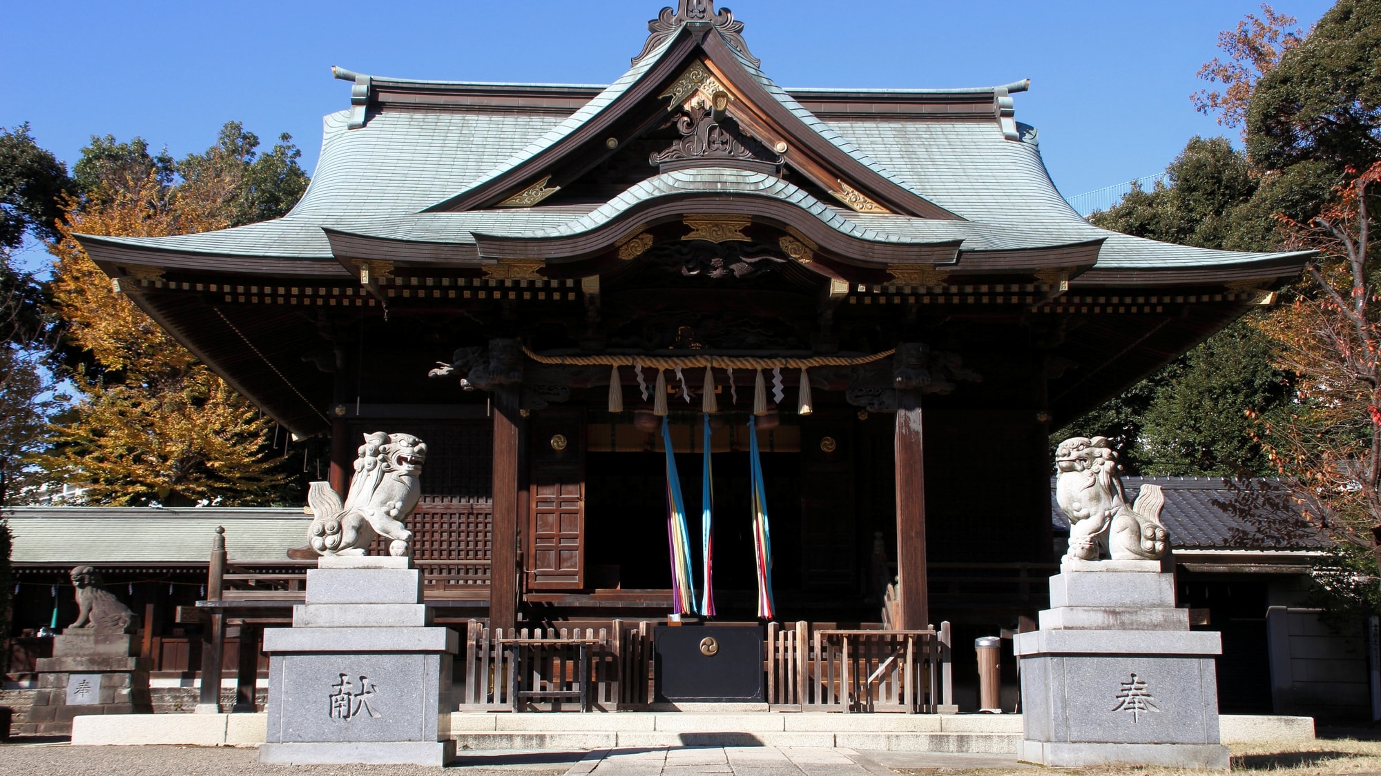 [8 minutes on foot from the hotel] Akabane Hachiman Shrine: A rare shrine located on the Shinkansen line, also known as the "Shinkansen Shrine"