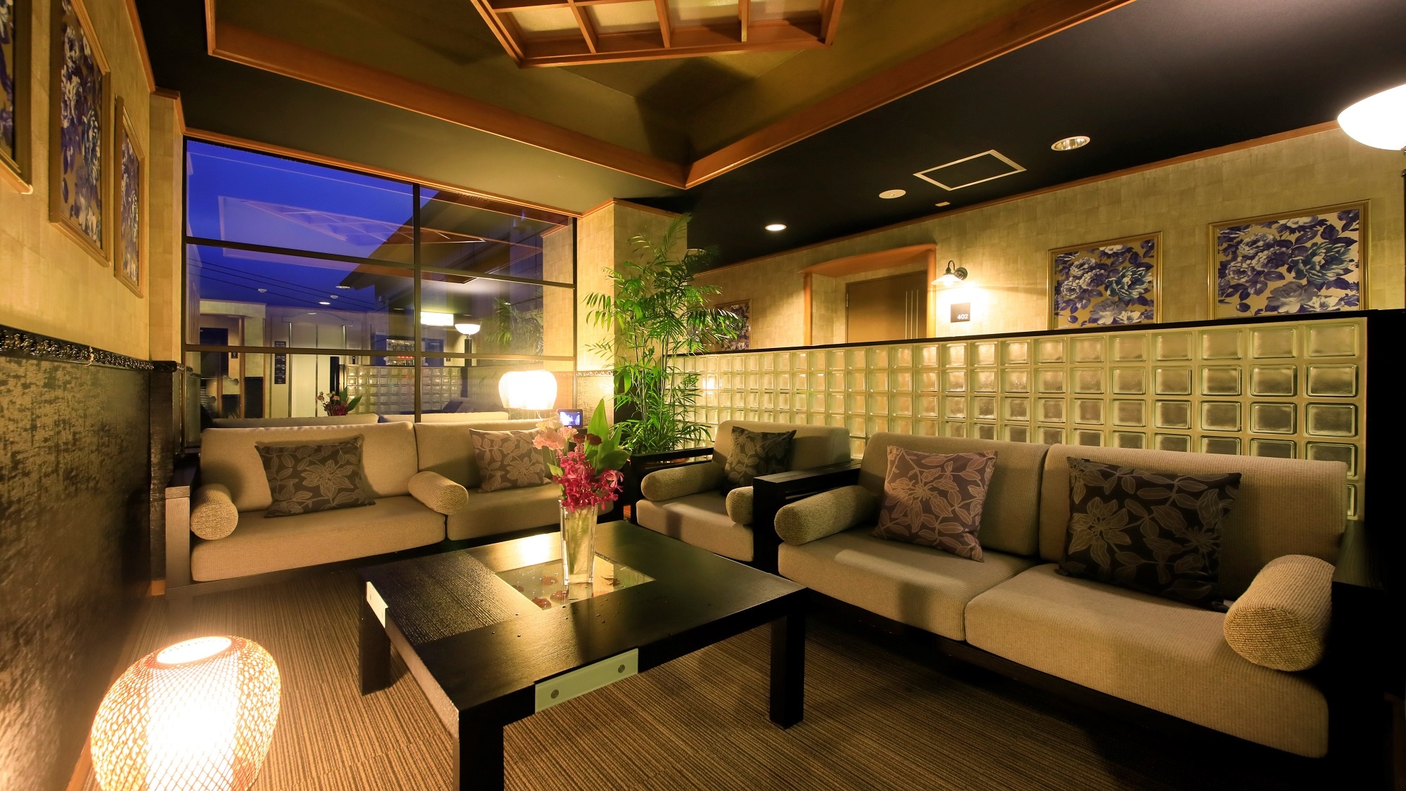 [Lounge] Relaxing library corner