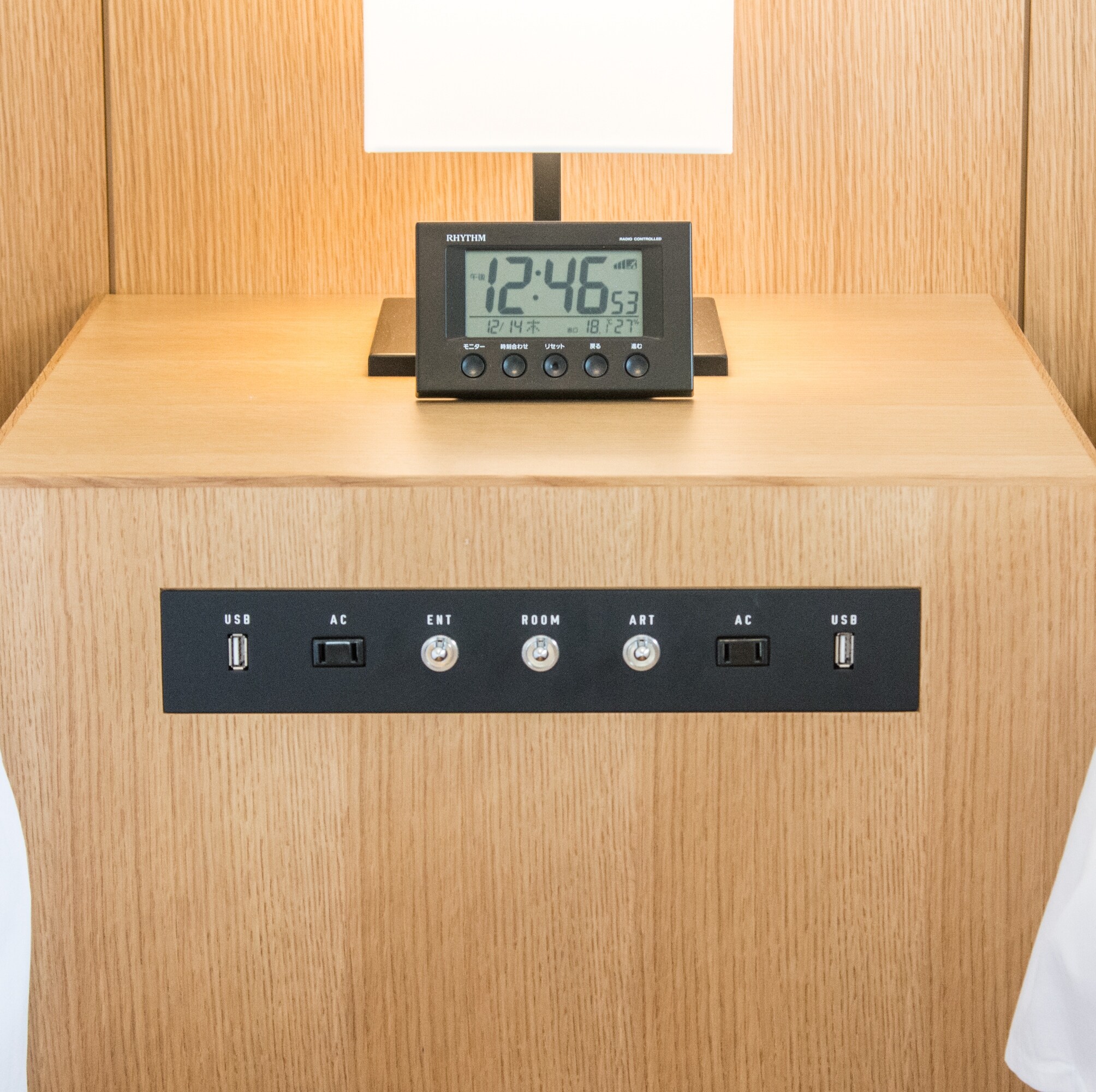 ◆ Night table ◆ * USB connector available