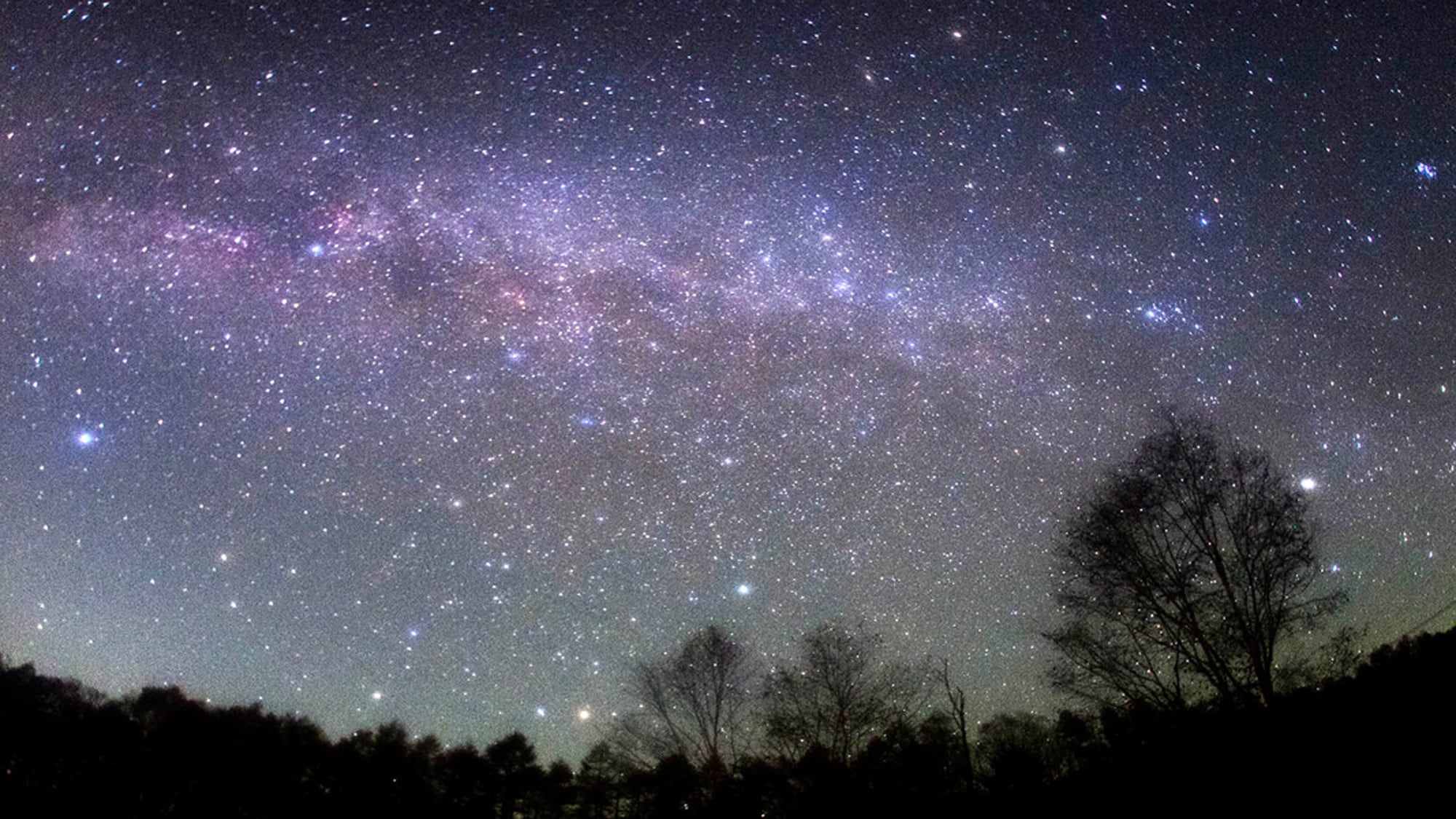 *ท้องฟ้ายามค่ำคืนอันเต็มไปด้วยดวงดาวของฟุราโนะ/เมื่อไม่มีแสงไฟถนนอยู่รอบๆ คุณจึงสามารถมองเห็นดวงดาวสวยงามที่ล่องลอยอยู่บนท้องฟ้าที่มืดสนิทได้