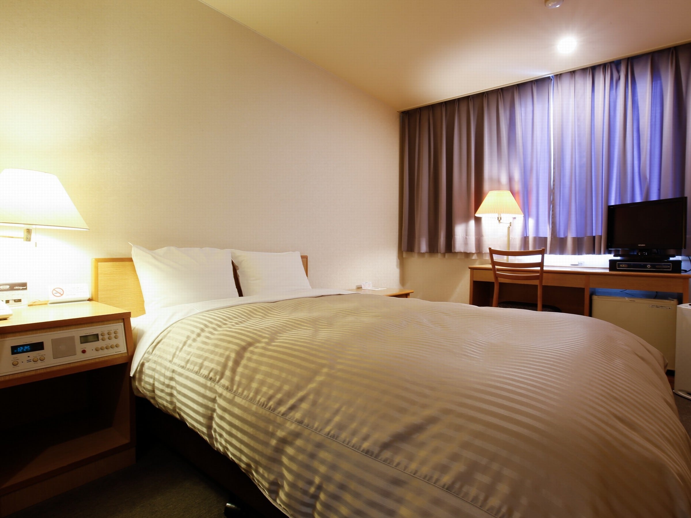New Wing Double Room - Example of guest room