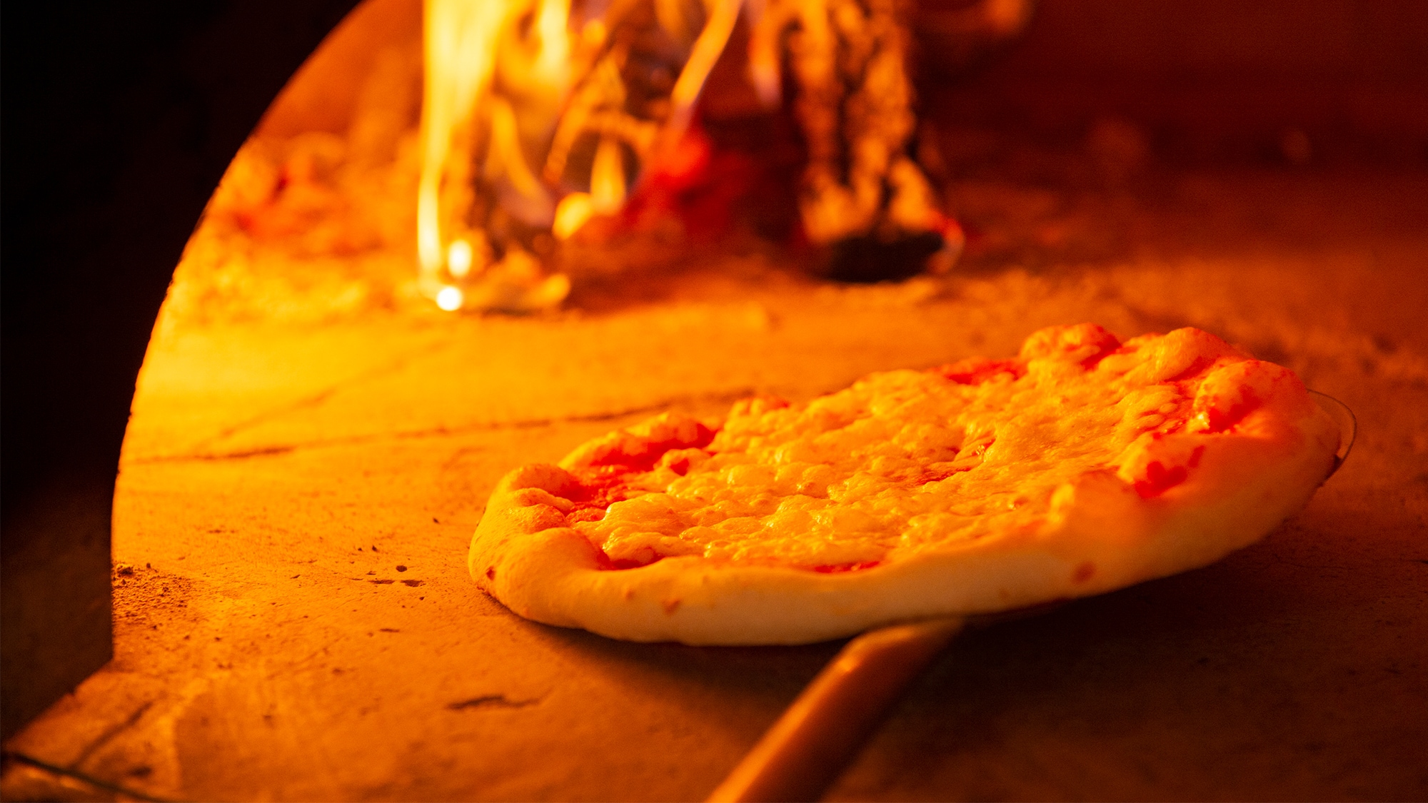 [Italia] Pizza kebanggaan kami dipanggang dalam oven! (Foto adalah gambar)