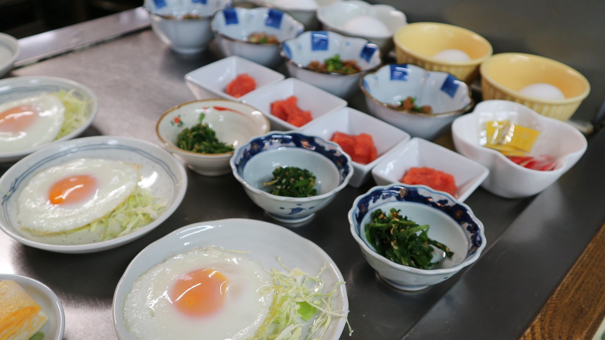 * [Breakfast example] All-you-can-eat about 20 kinds of your favorite small bowls!