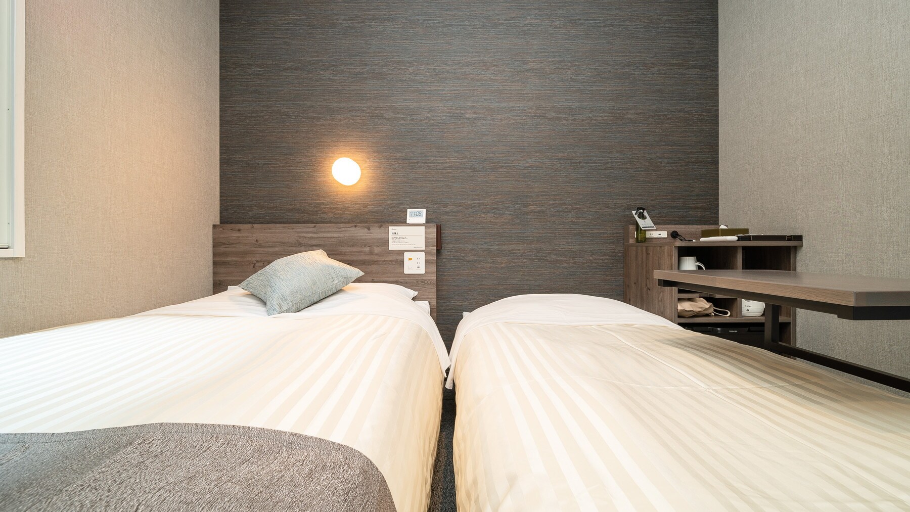 If you want to sleep, you should sleep in a row. Recommended for families!