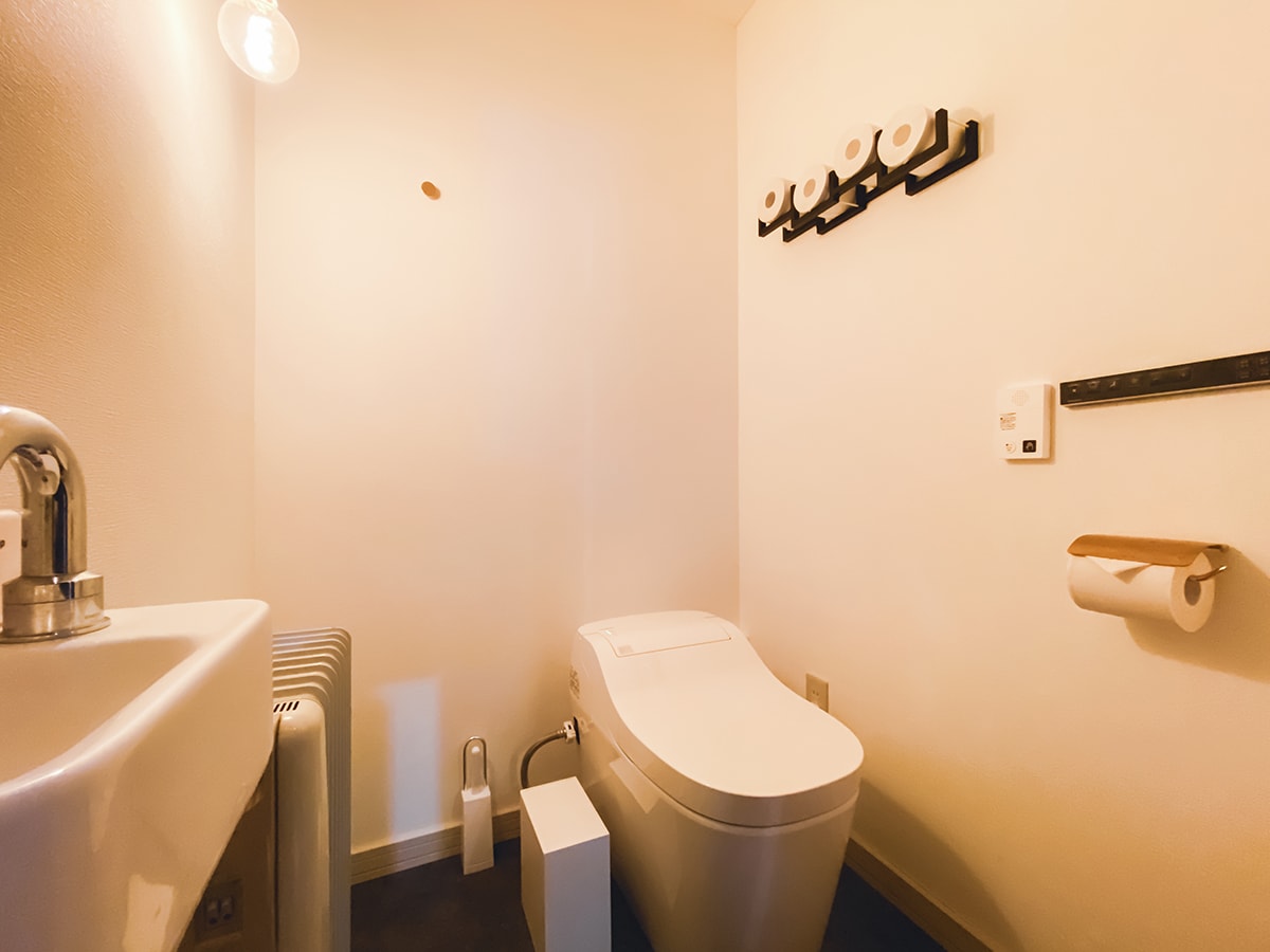 1F shared toilet