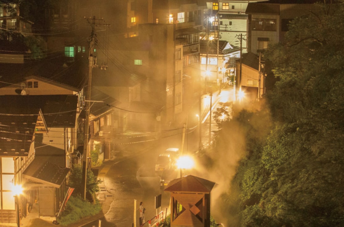 Kota Matsunoyama Onsen di Malam Hari