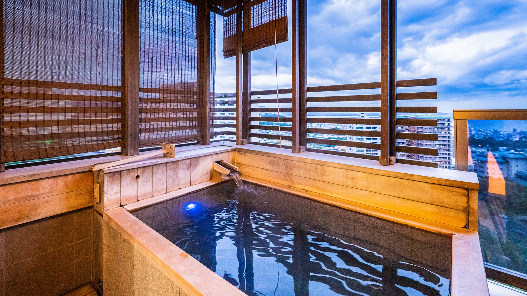 Tsukinosou "Wakana" Modern Jepang Kamar dengan balkon dan kamar mandi terbuka
